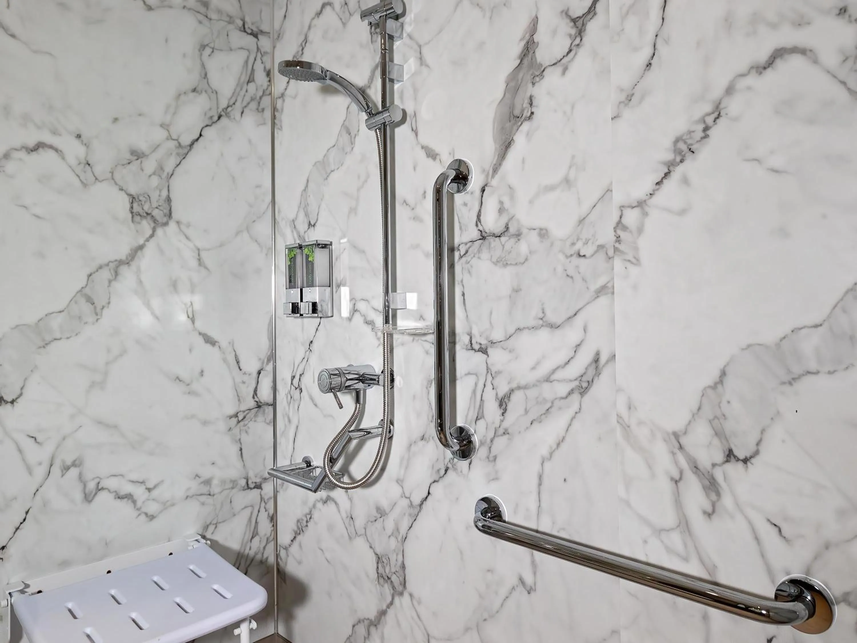 Bedroom in Mercure Milton Keynes Hotel