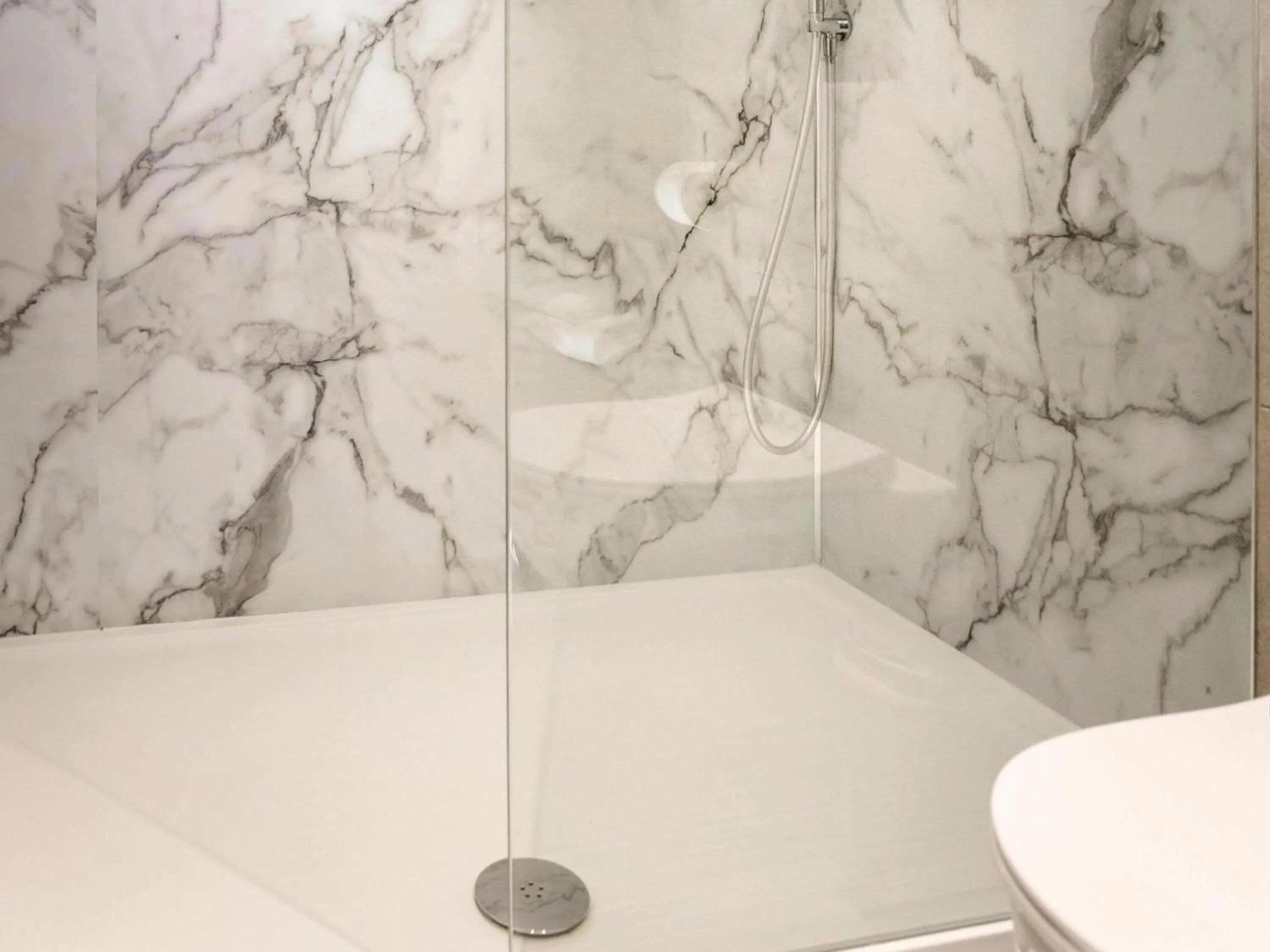 Bedroom in Mercure Milton Keynes Hotel