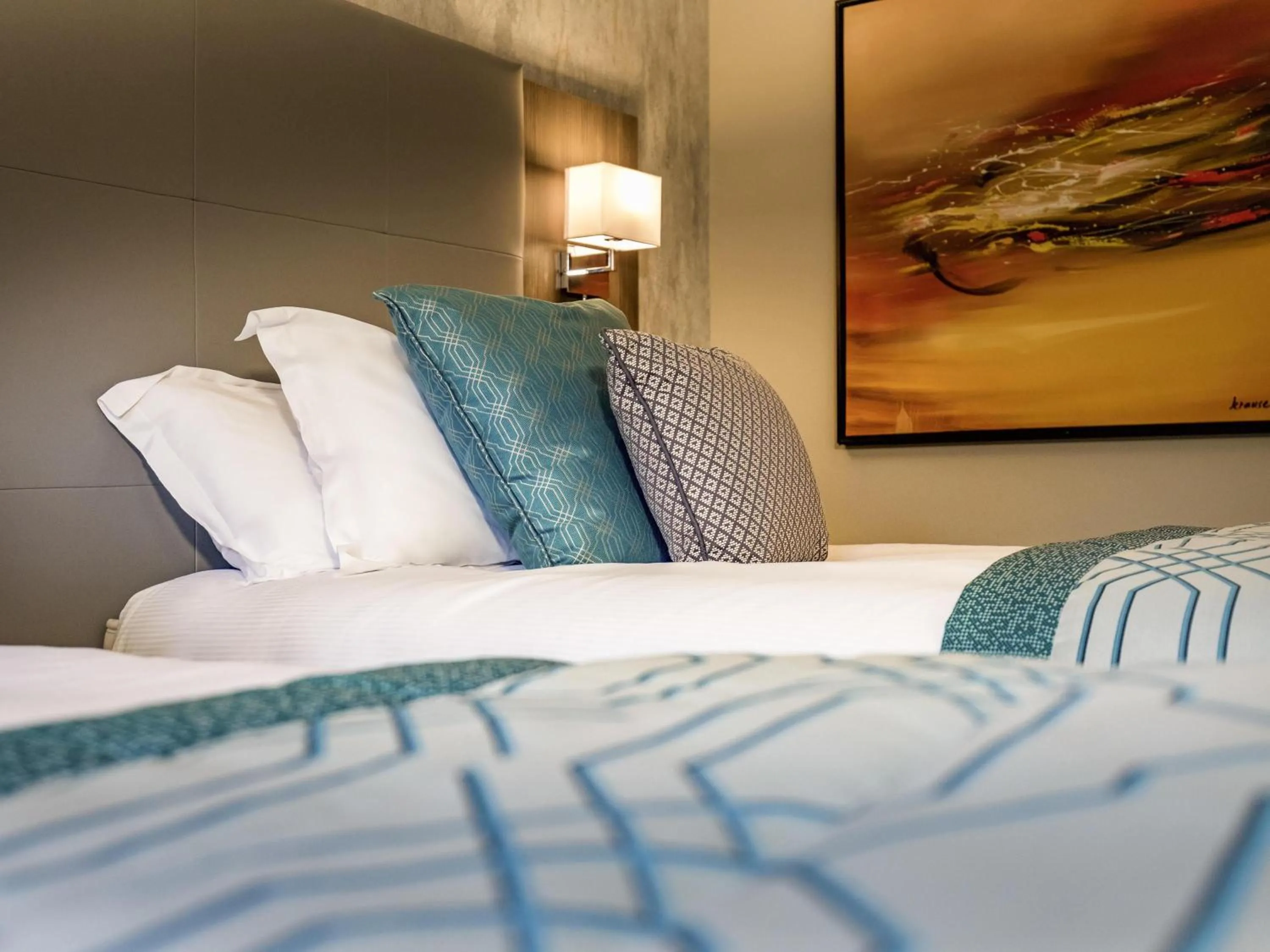 Property building, Bed in Mercure Milton Keynes Hotel