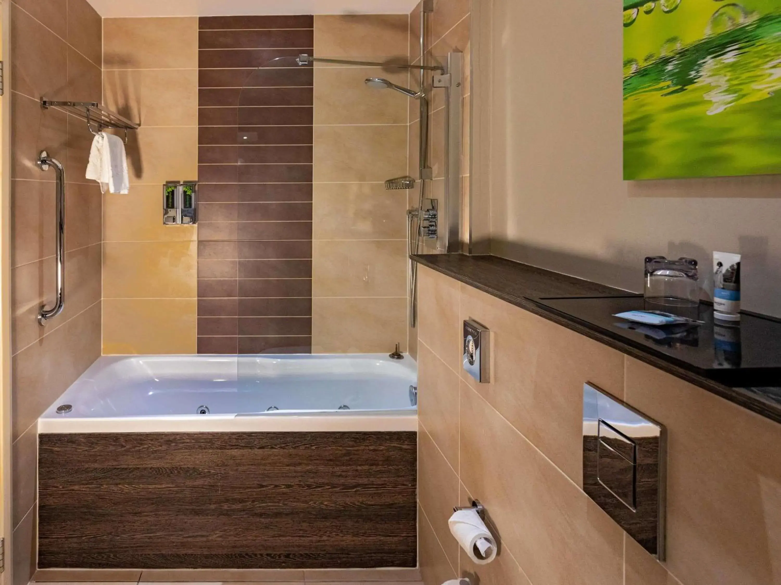 Privilege Double Room in Mercure Milton Keynes Hotel Privilege Double Room in Mercure Milton Keynes Hotel