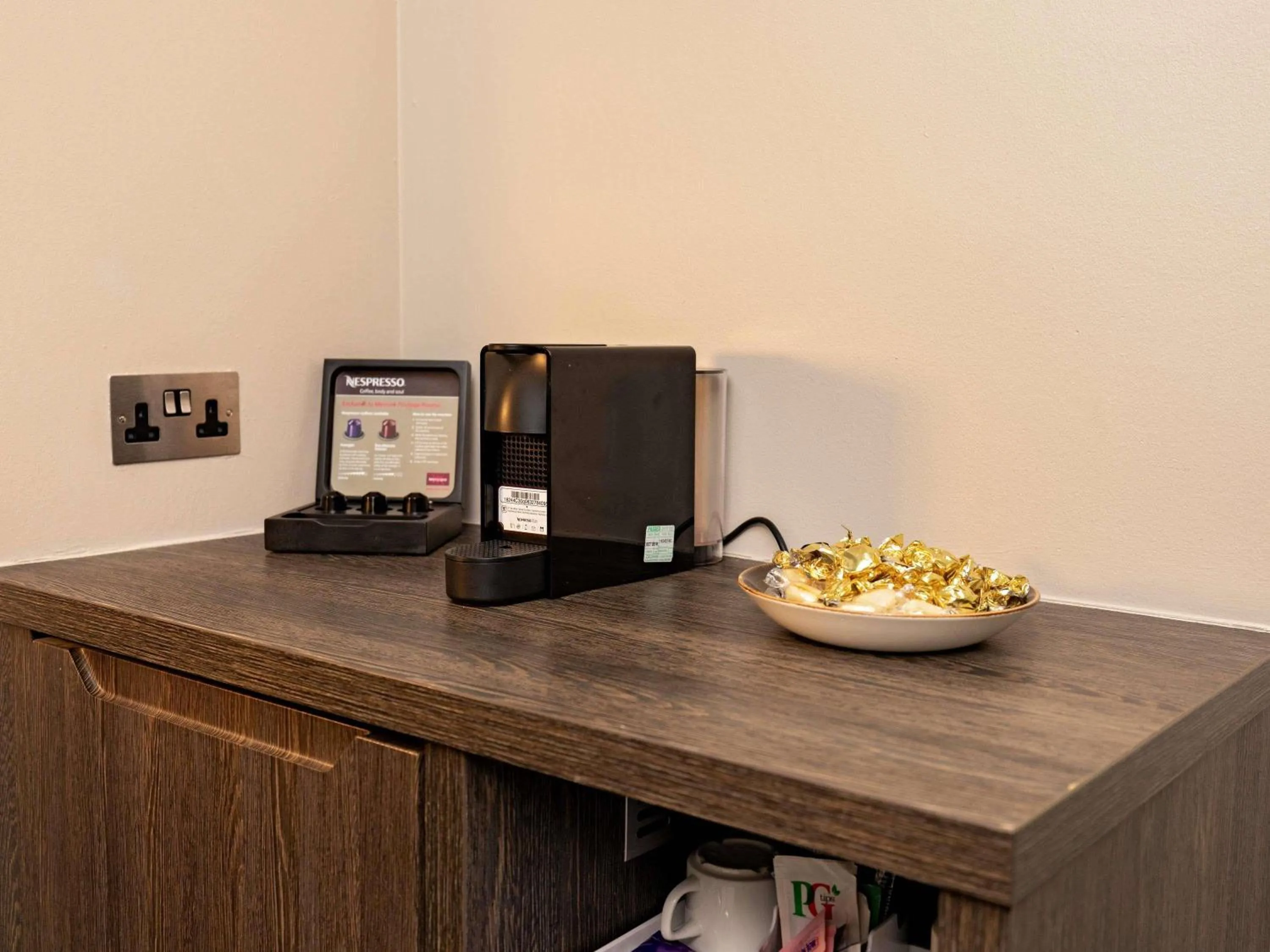 Bedroom in Mercure Milton Keynes Hotel