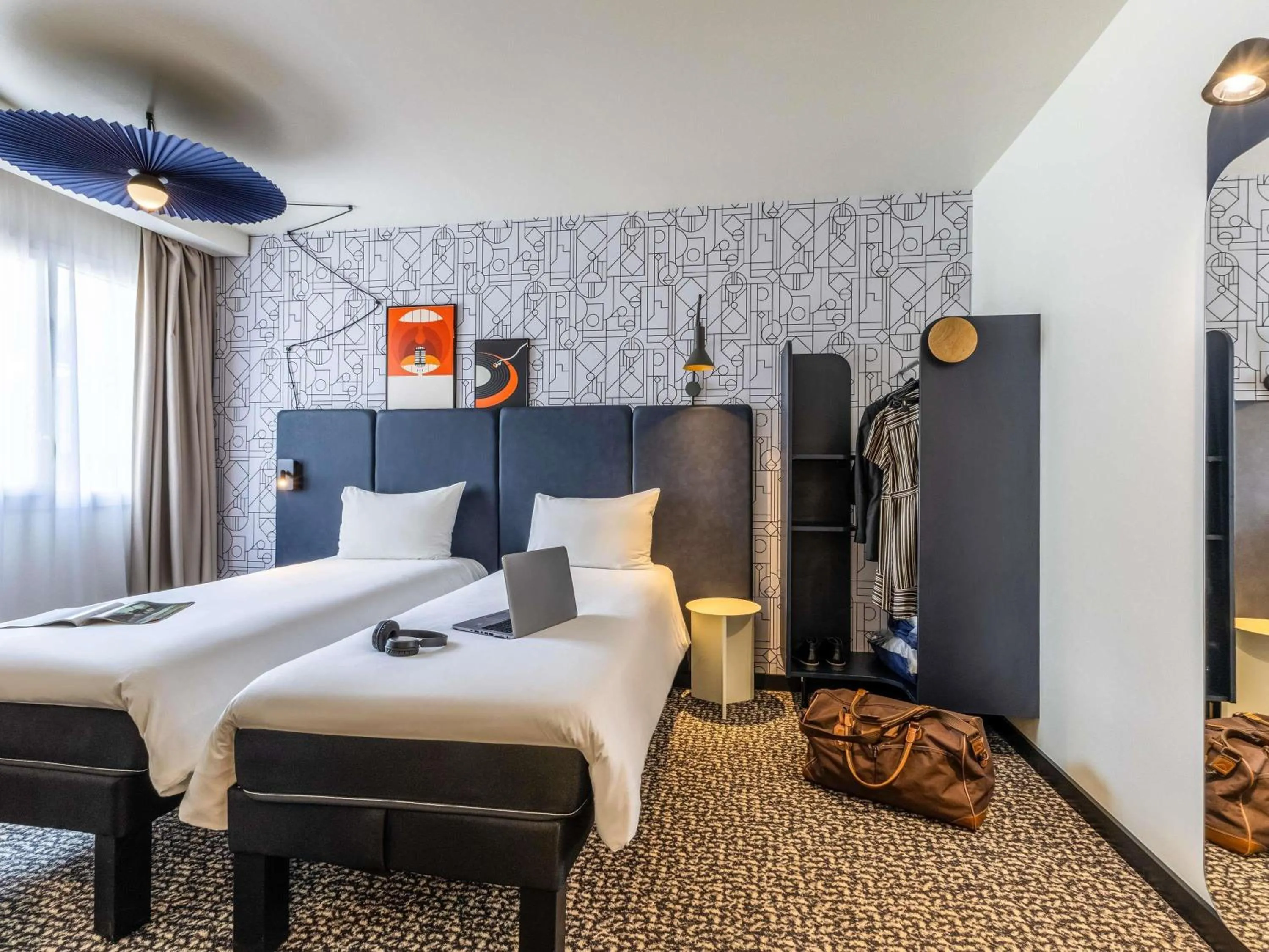 Bedroom, Bed in ibis Dunkerque