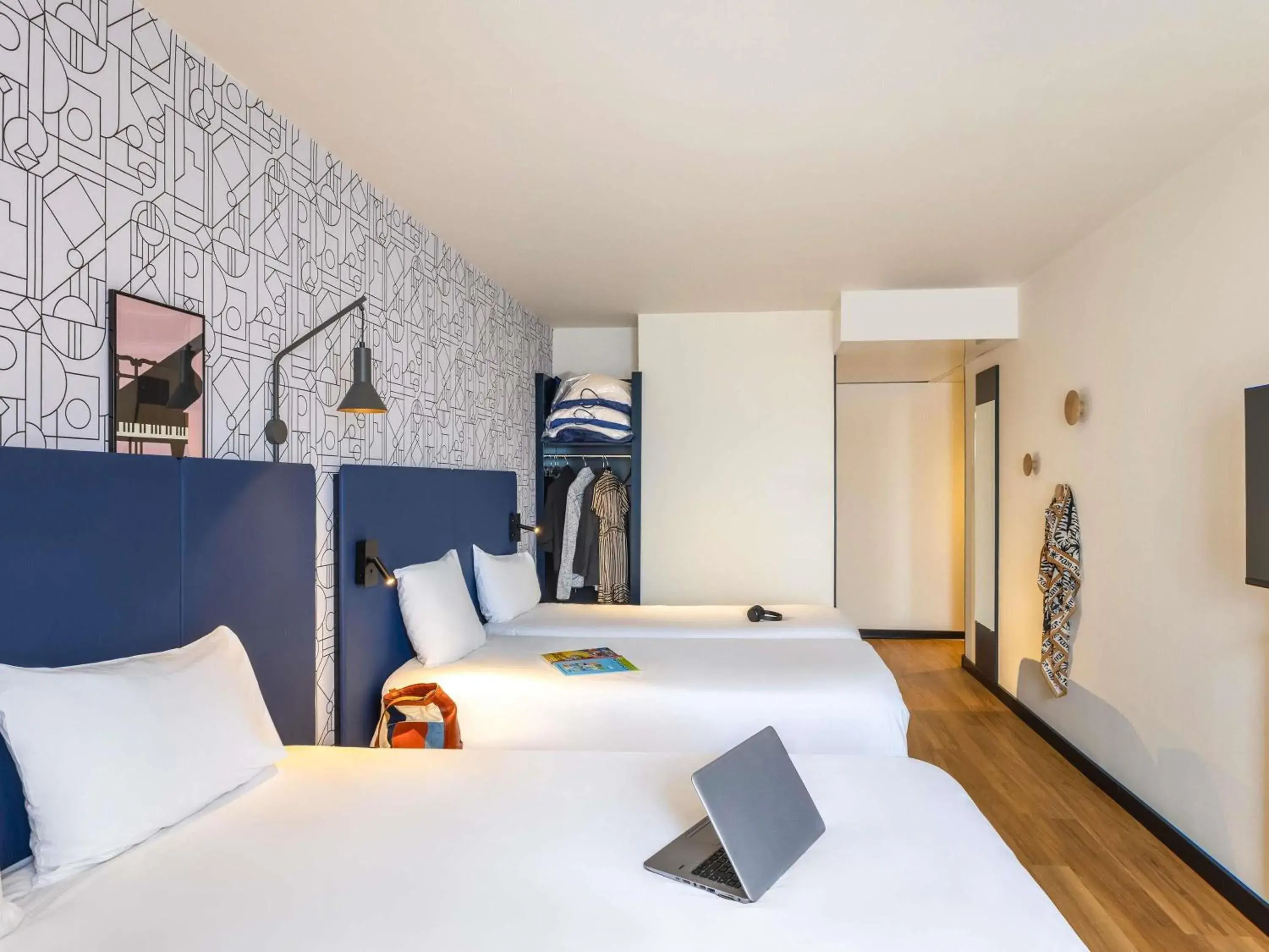 Bedroom, Bed in ibis Dunkerque Bedroom, Bed in ibis Dunkerque