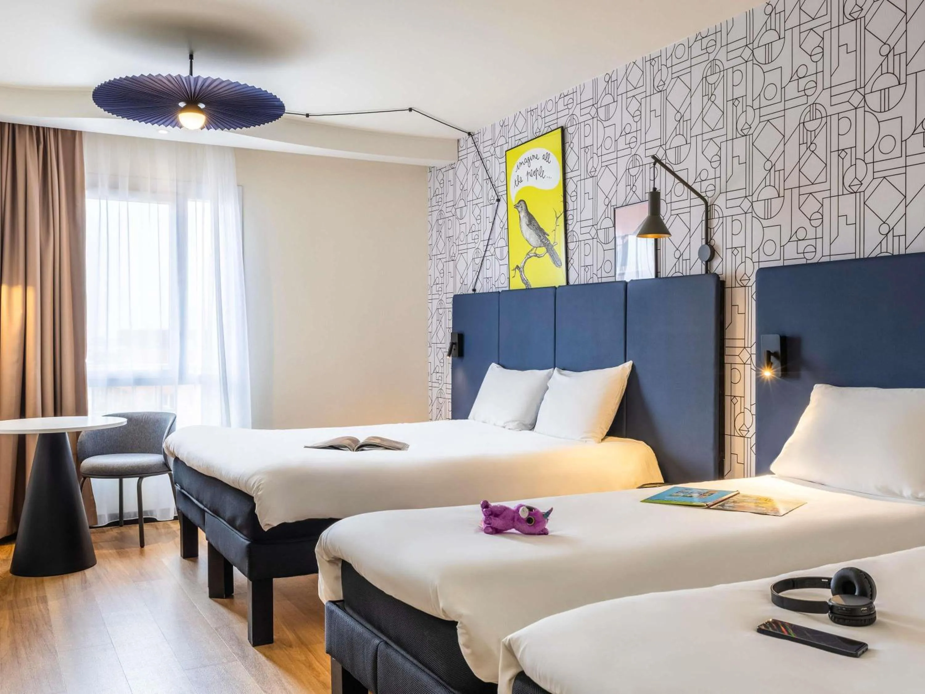 Bedroom, Bed in ibis Dunkerque