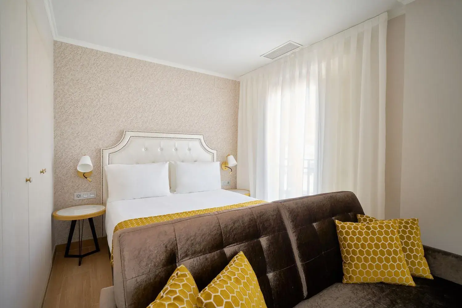 Bed in Tandem Soho Suites Bed in Tandem Soho Suites