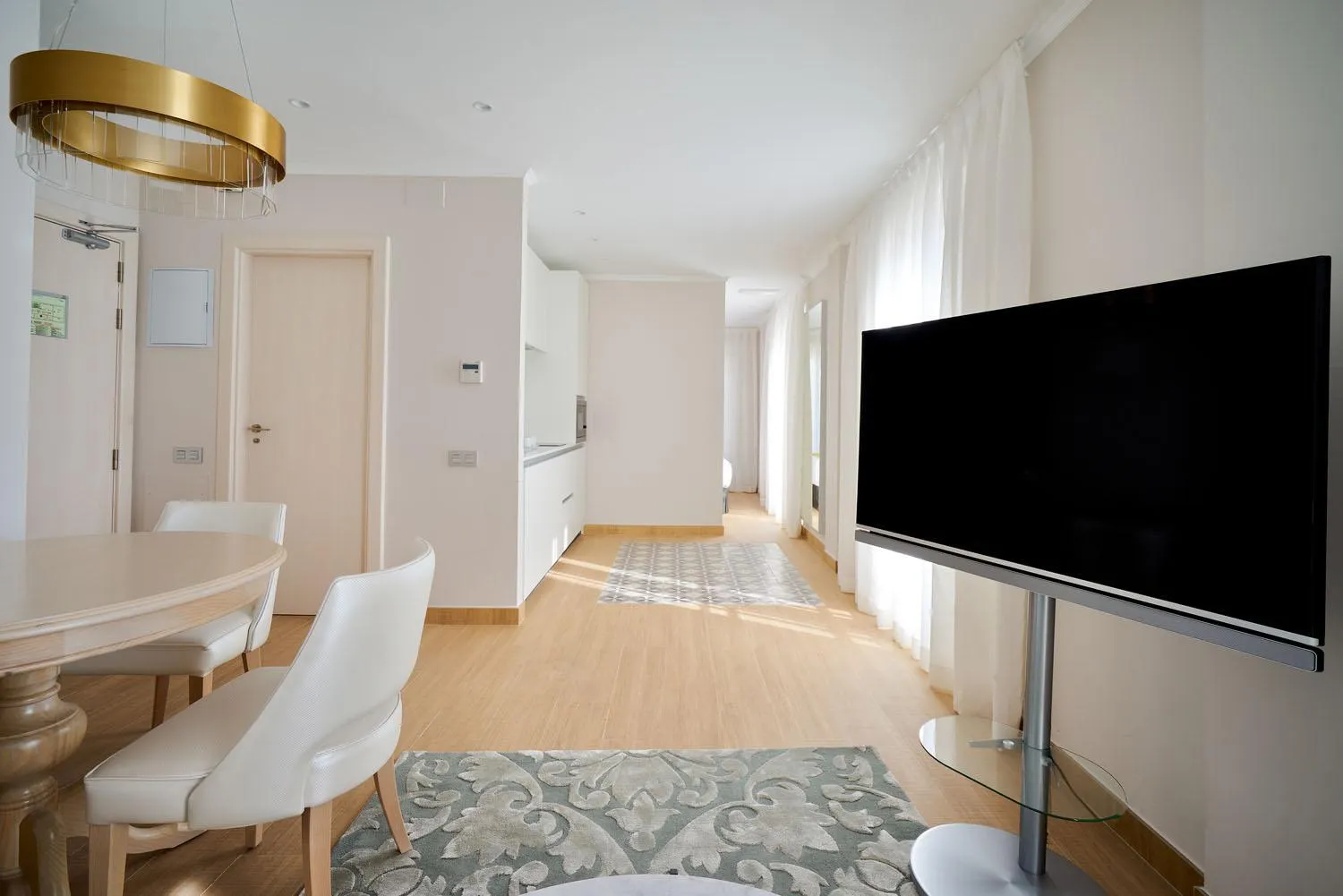 Kitchen or kitchenette in Tandem Soho Suites