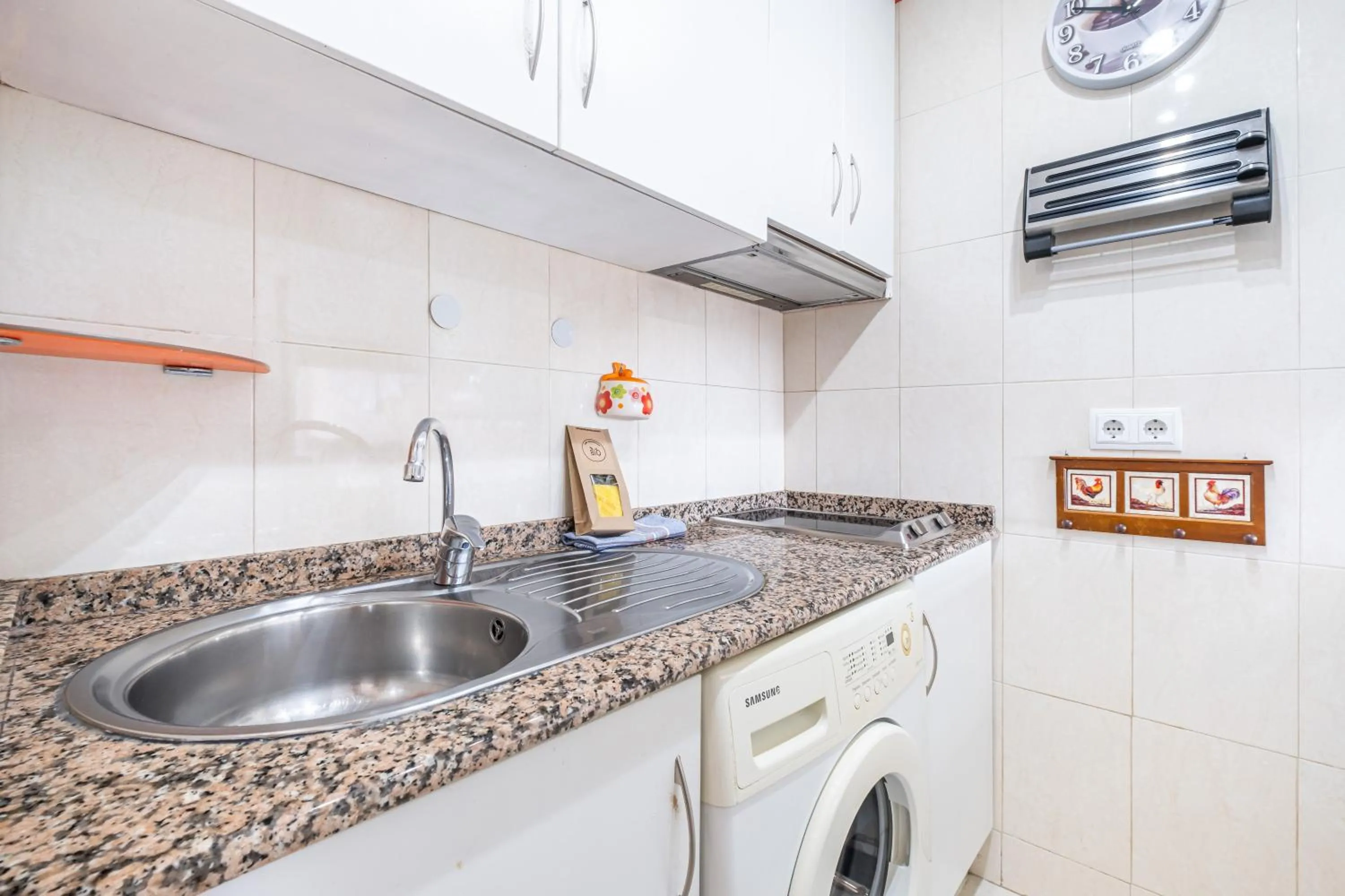 Kitchen or kitchenette in Torre Mar 20-F Apartment Levante Beach