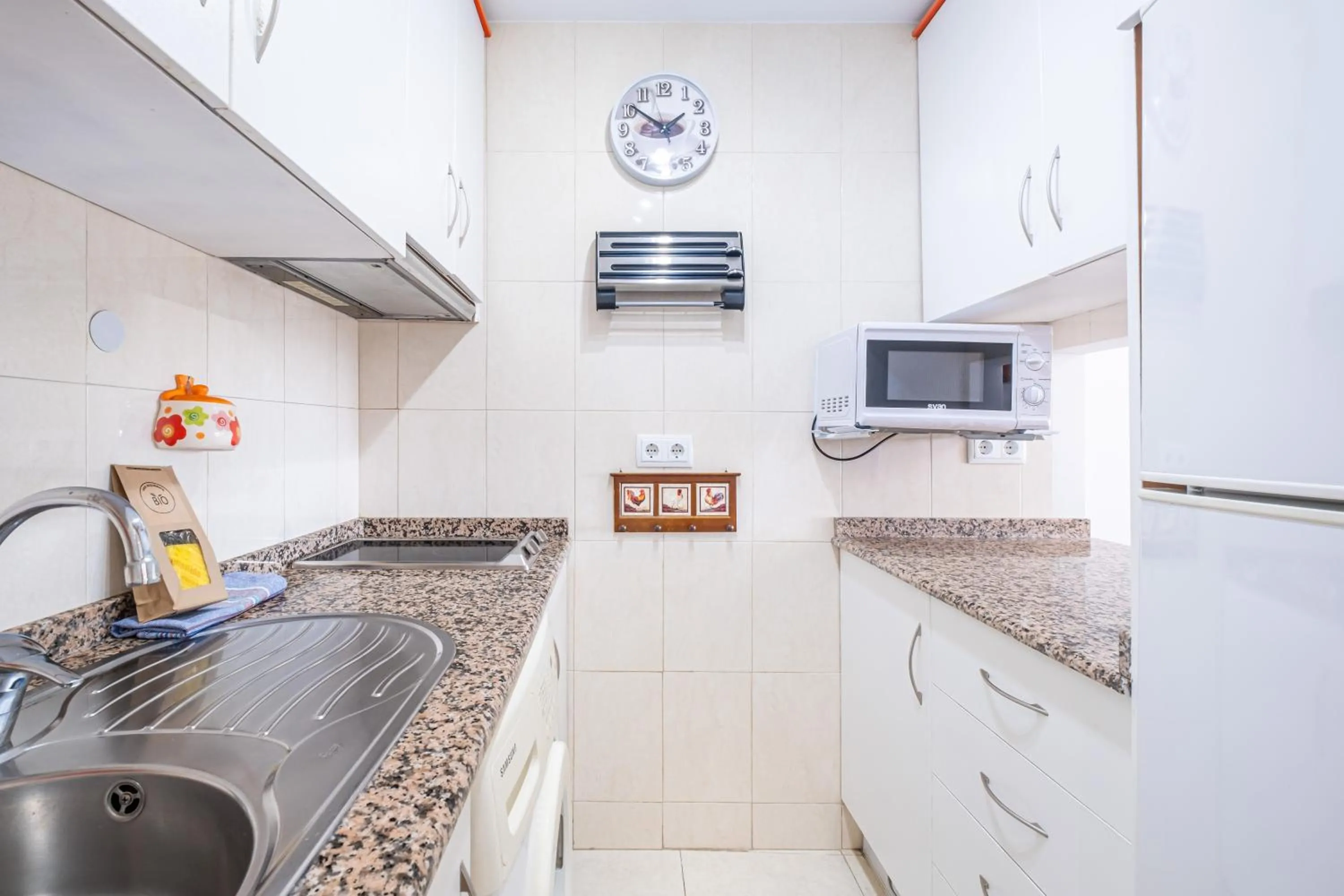 Kitchen or kitchenette in Torre Mar 20-F Apartment Levante Beach