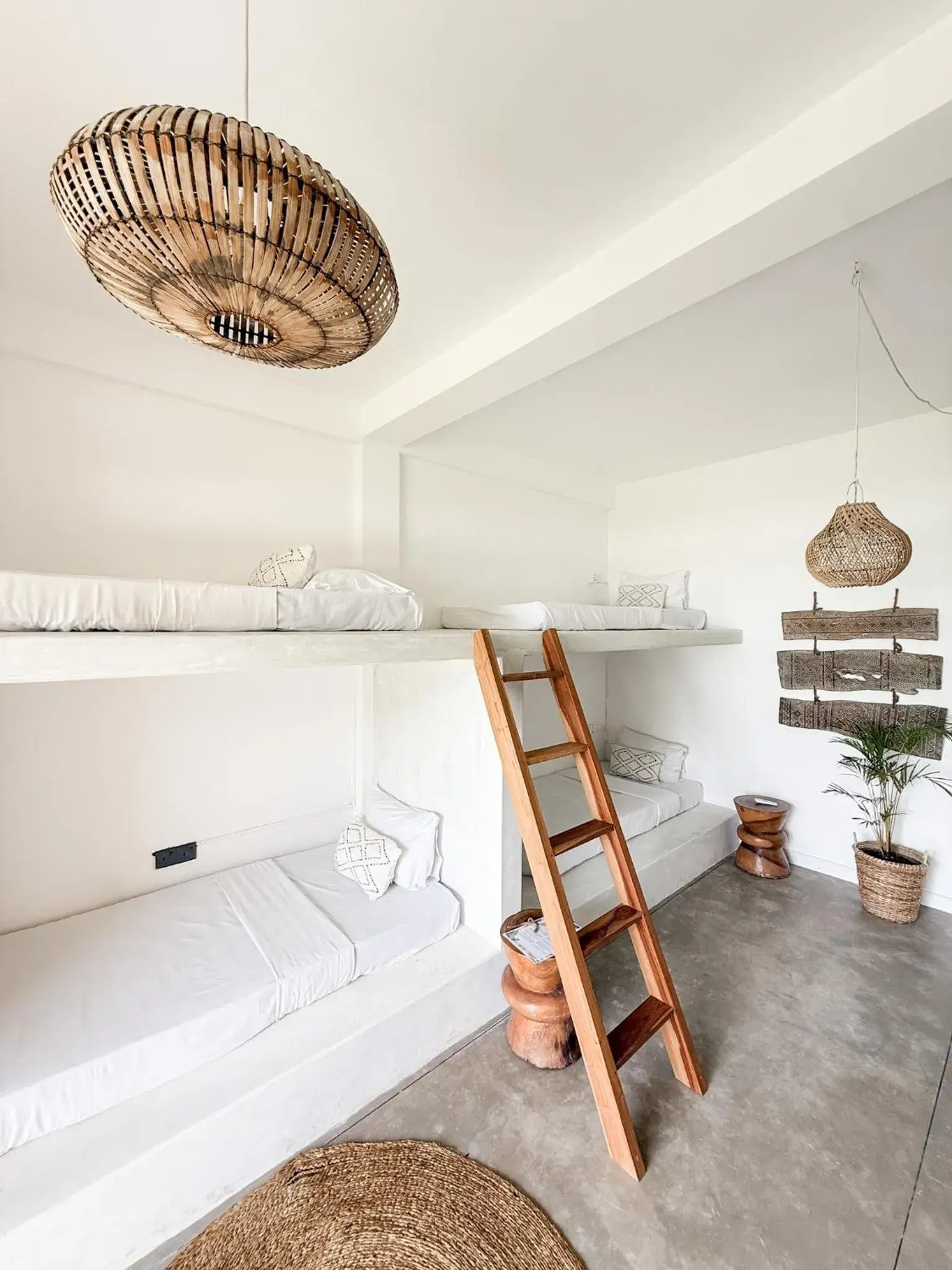 4-Bed Mixed Dormitory Room - single occupancy in Dreamsea Sri Lanka 4-Bed Mixed Dormitory Room - single occupancy in Dreamsea Sri Lanka
