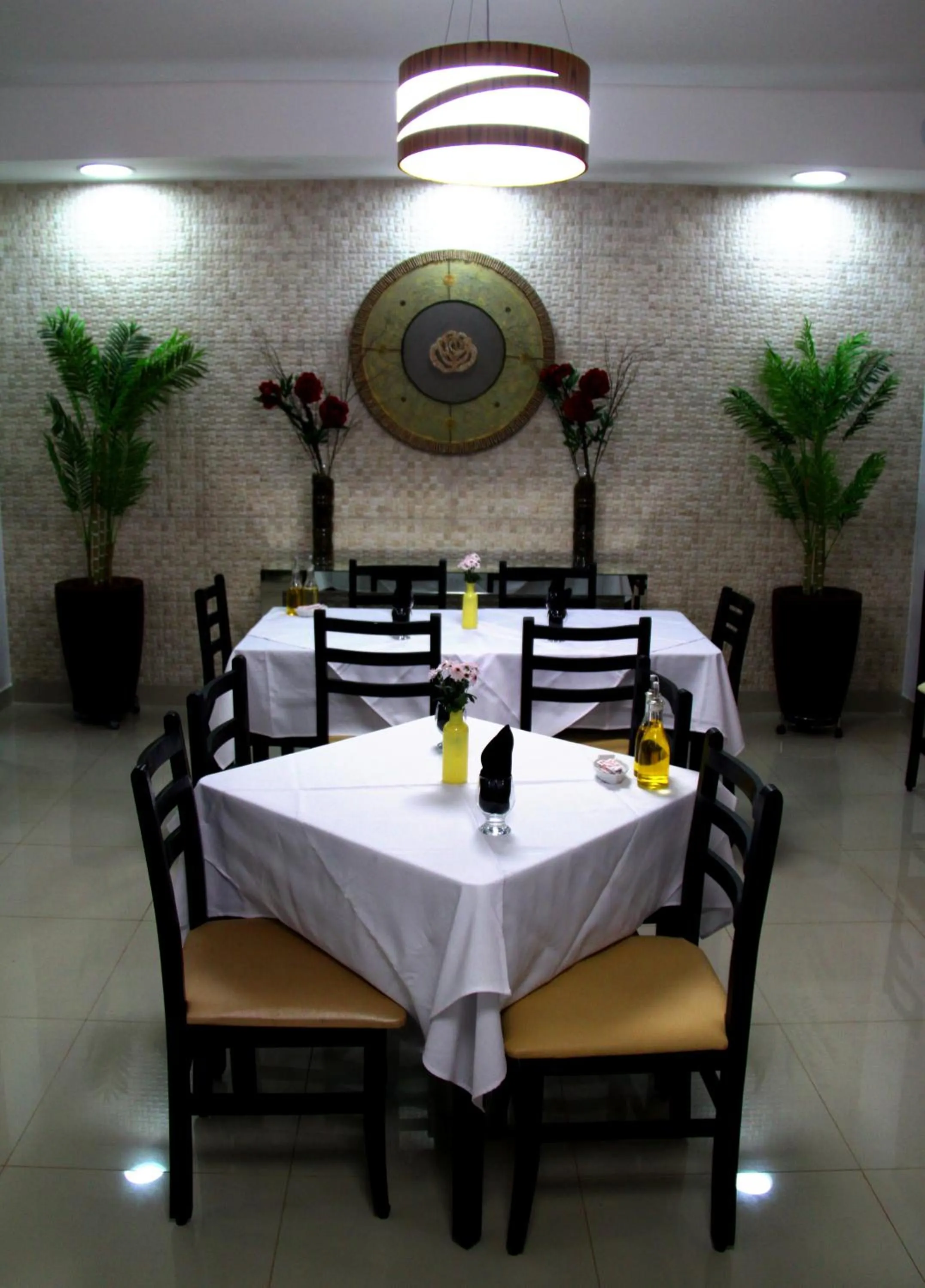 Restaurant/places to eat in Hotel Tauari