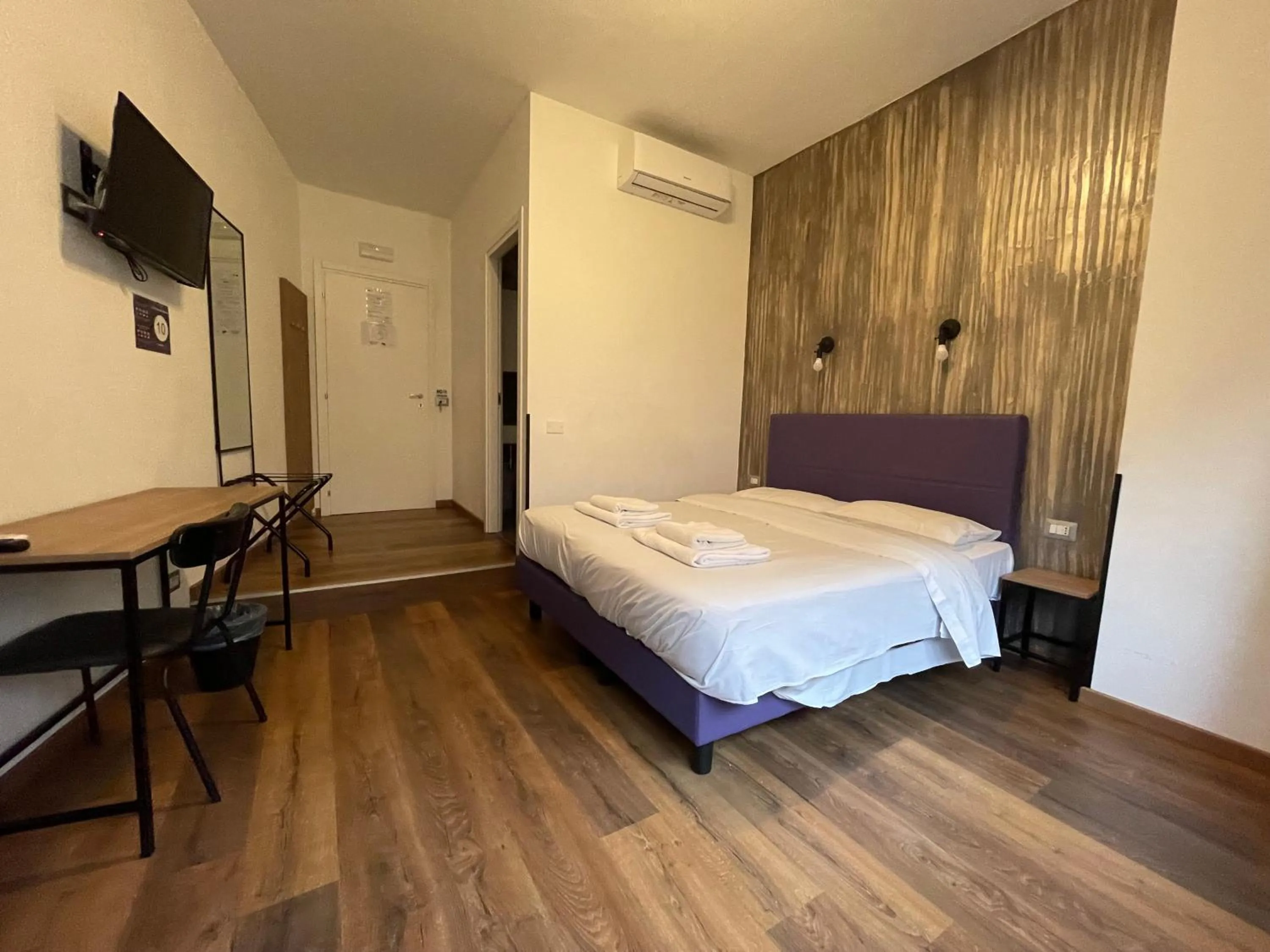 Bedroom, Bed in Luciano Licia Guest House