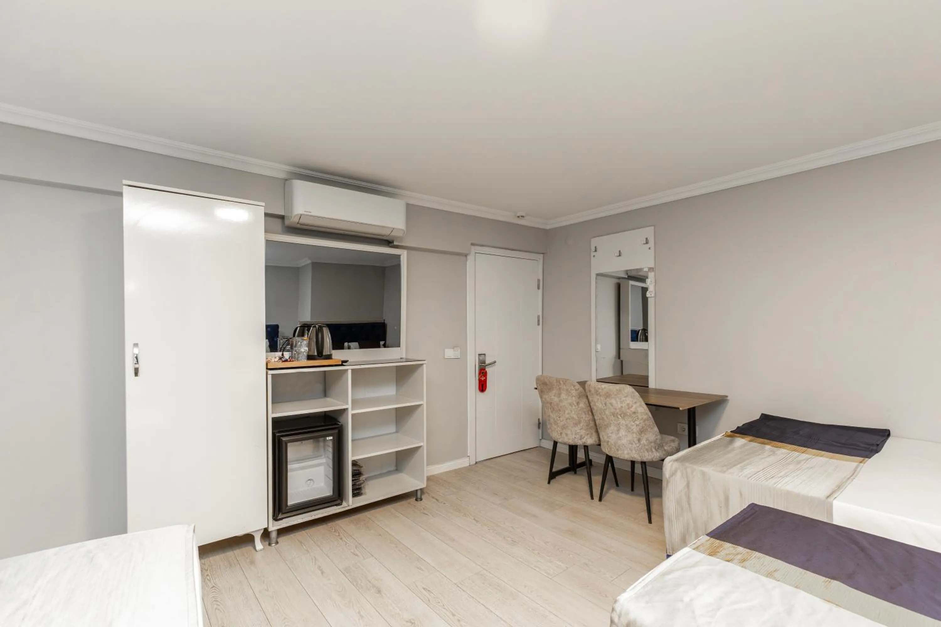 Photo of the whole room, Bed in Sirkeci Grand Family Hotel & SPA