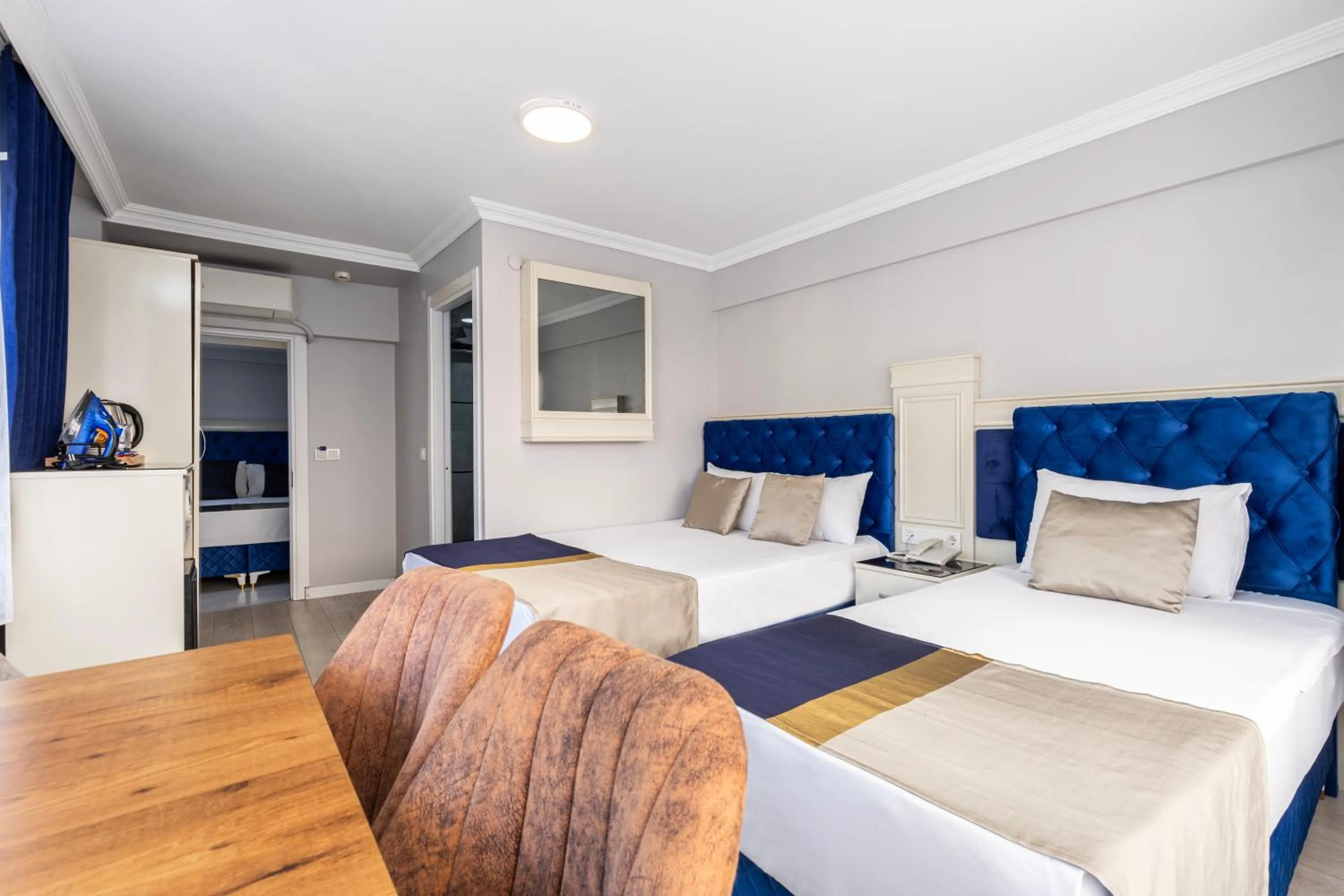 Photo of the whole room, Bed in Sirkeci Grand Family Hotel & SPA