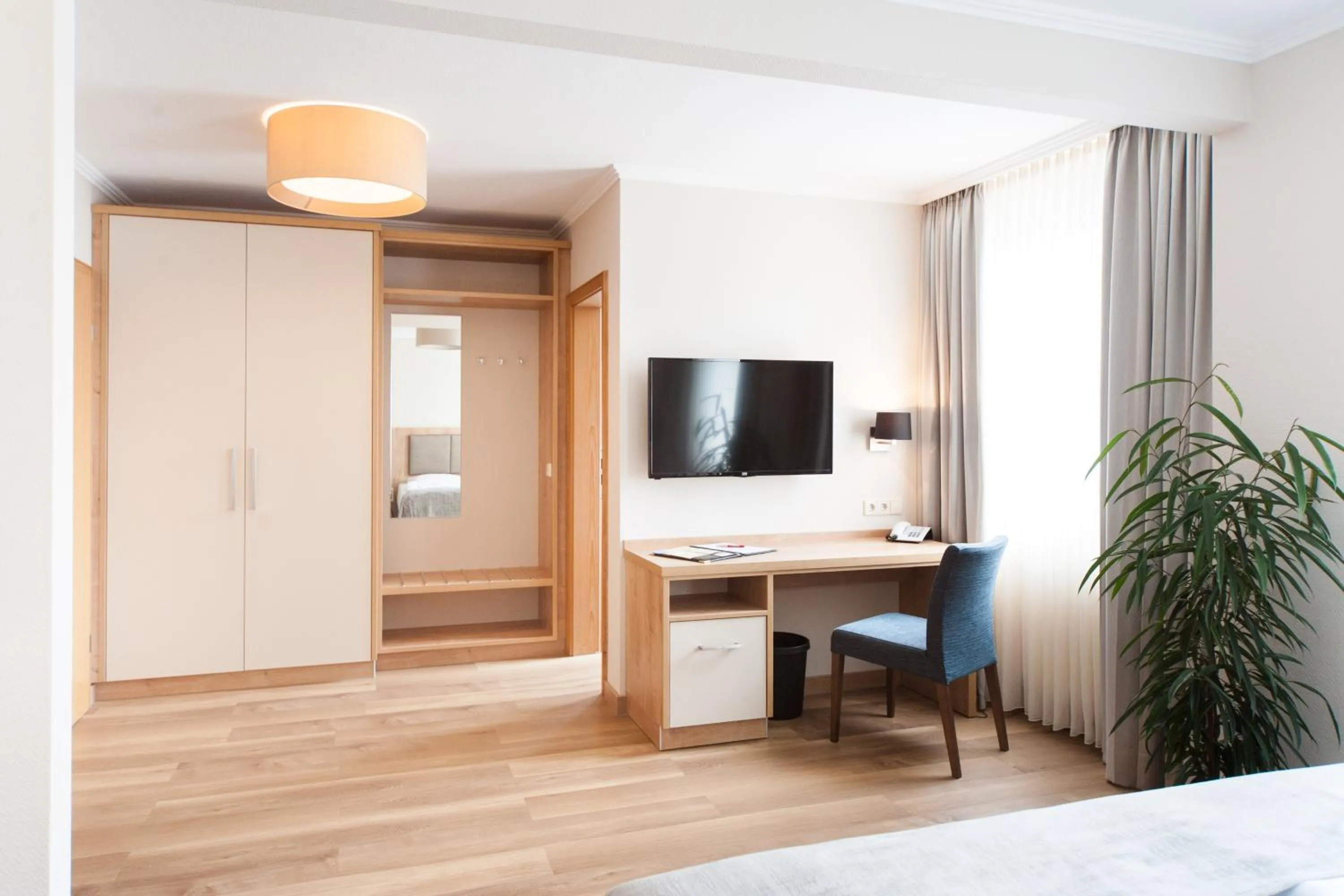 Photo of the whole room, Bed in Hotel Restaurant Bullerdieck