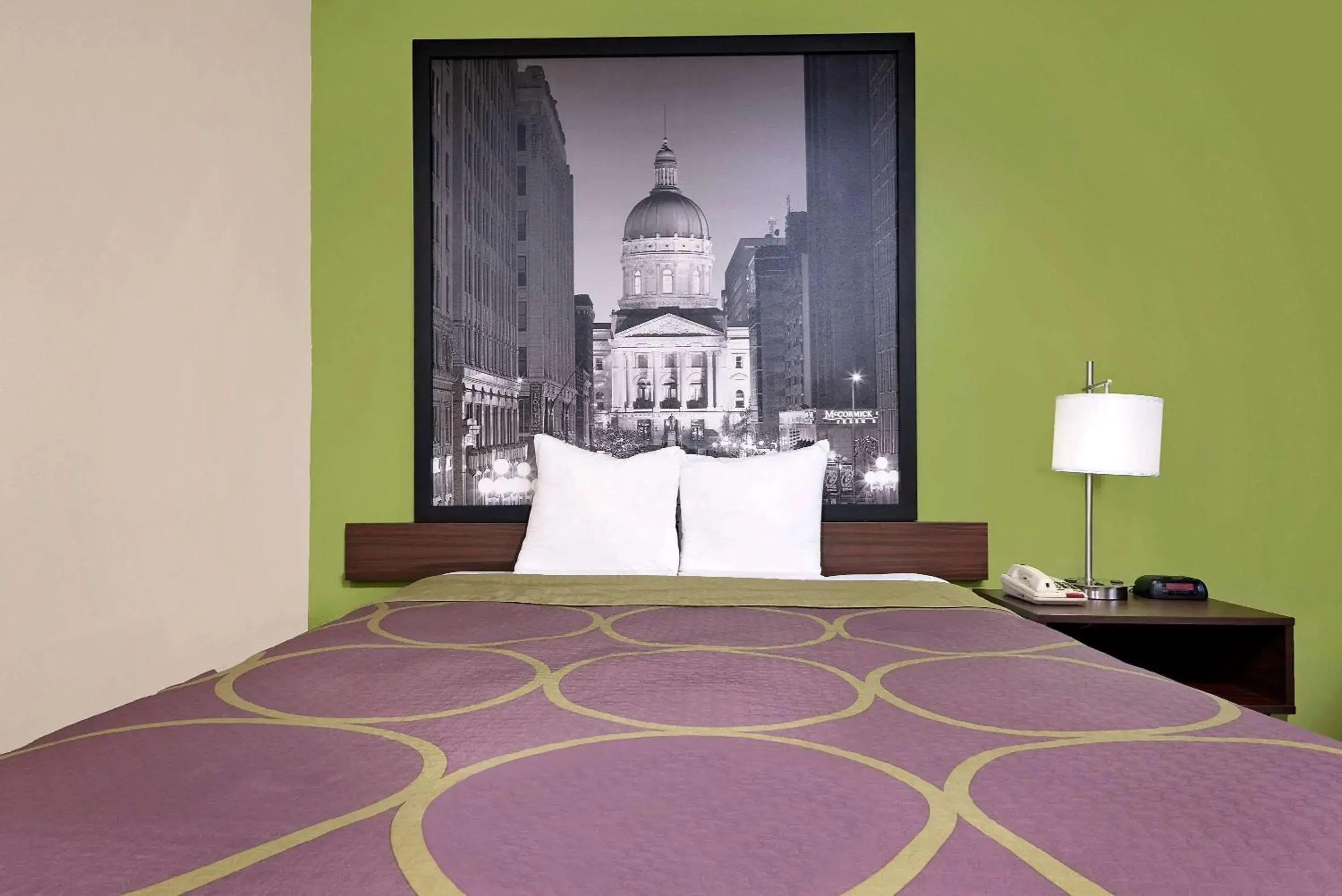 Photo of the whole room, Bed in Super 8 by Wyndham Muncie/Ball St. College Area Photo of the whole room, Bed in Super 8 by Wyndham Muncie/Ball St. College Area