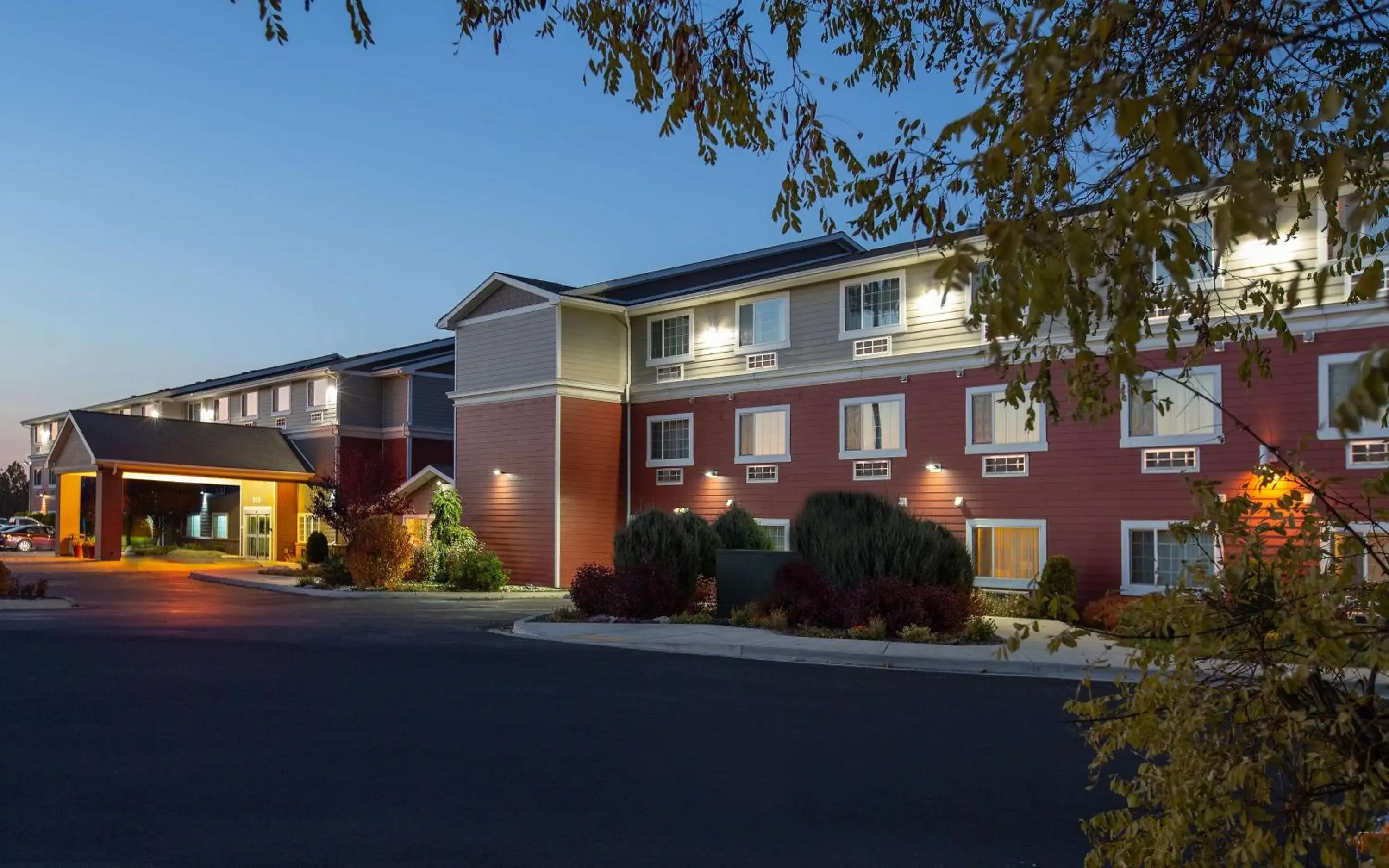Property building in Coast Hilltop Inn Property building in Coast Hilltop Inn