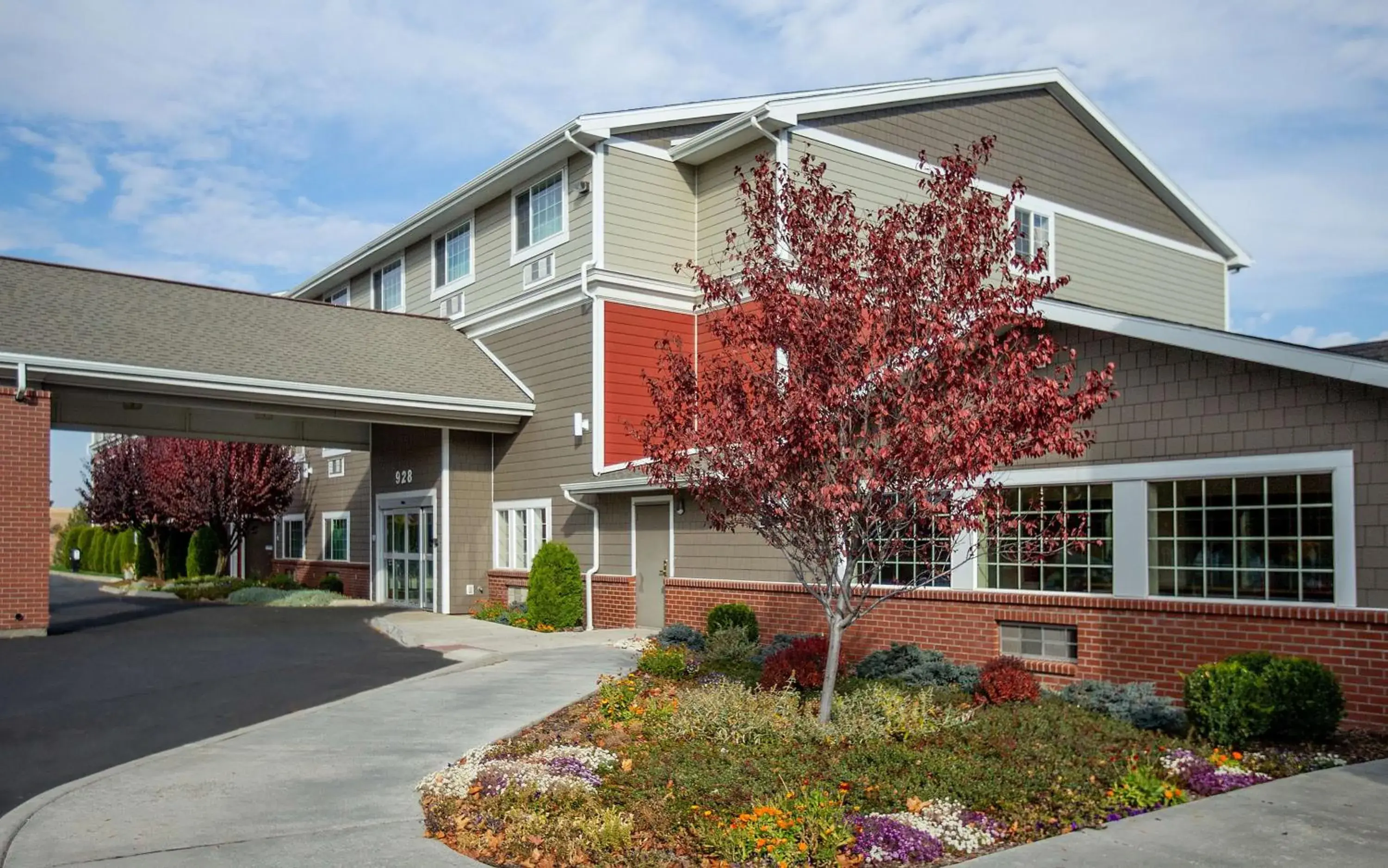 Property building in Coast Hilltop Inn Property building in Coast Hilltop Inn