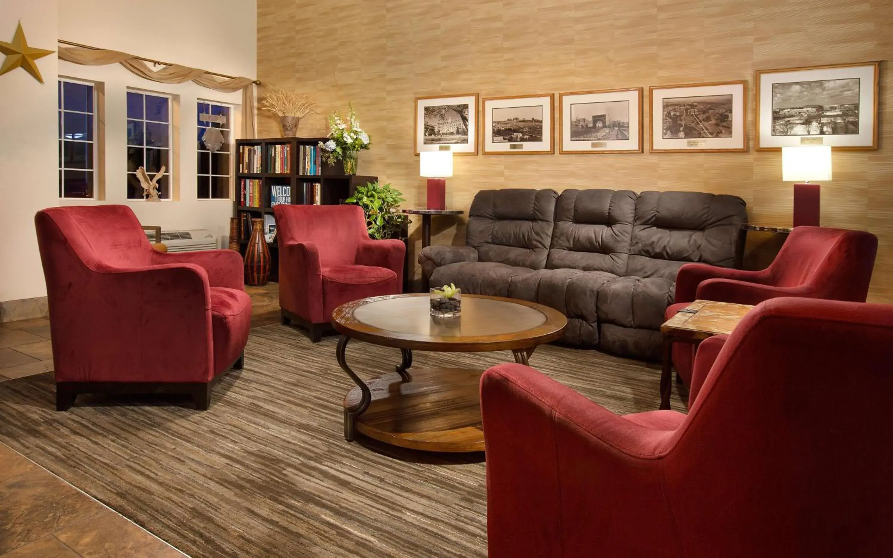 Lobby or reception in Coast Hilltop Inn Lobby or reception in Coast Hilltop Inn