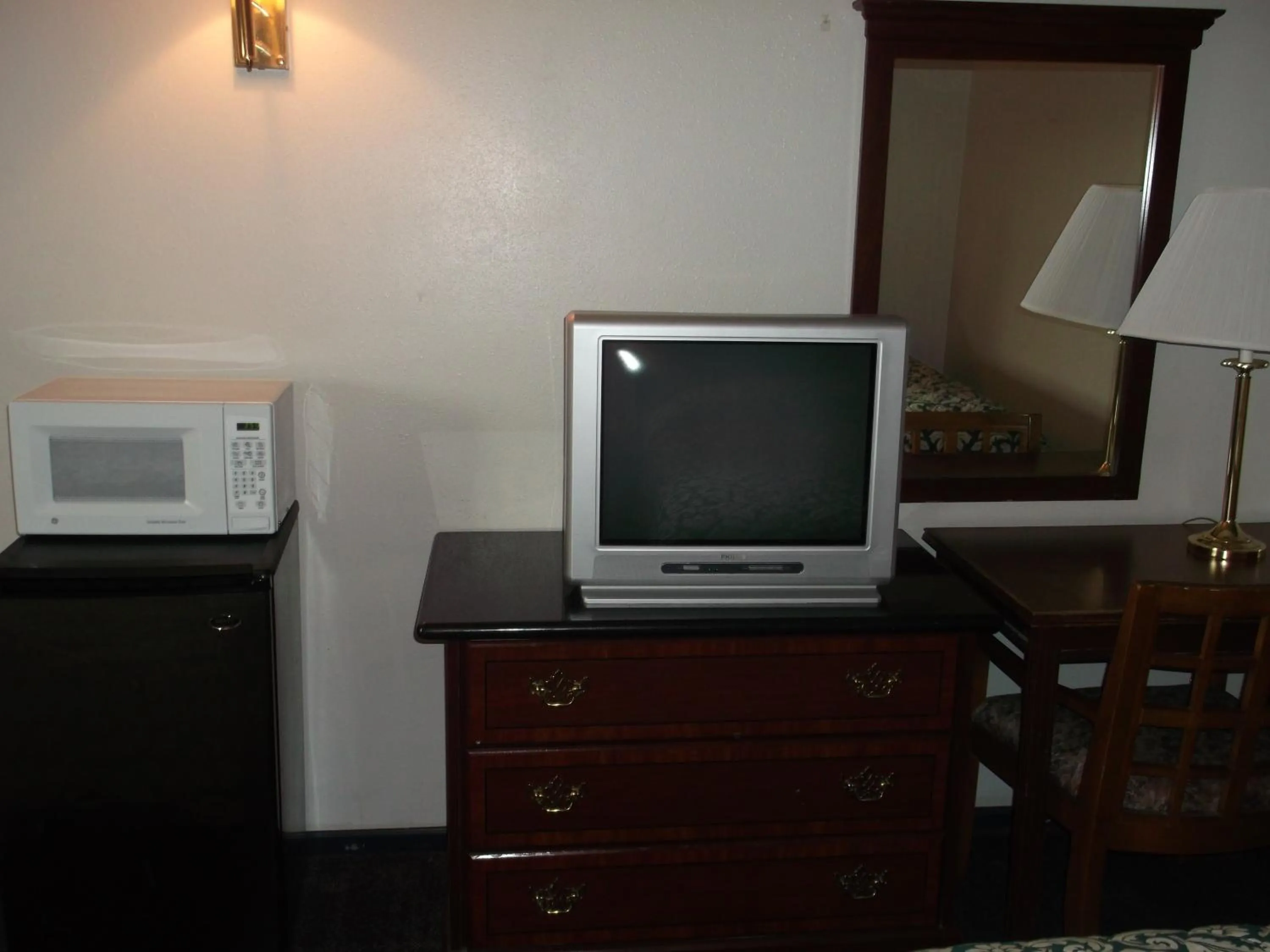 TV and multimedia in Sunrise Inn