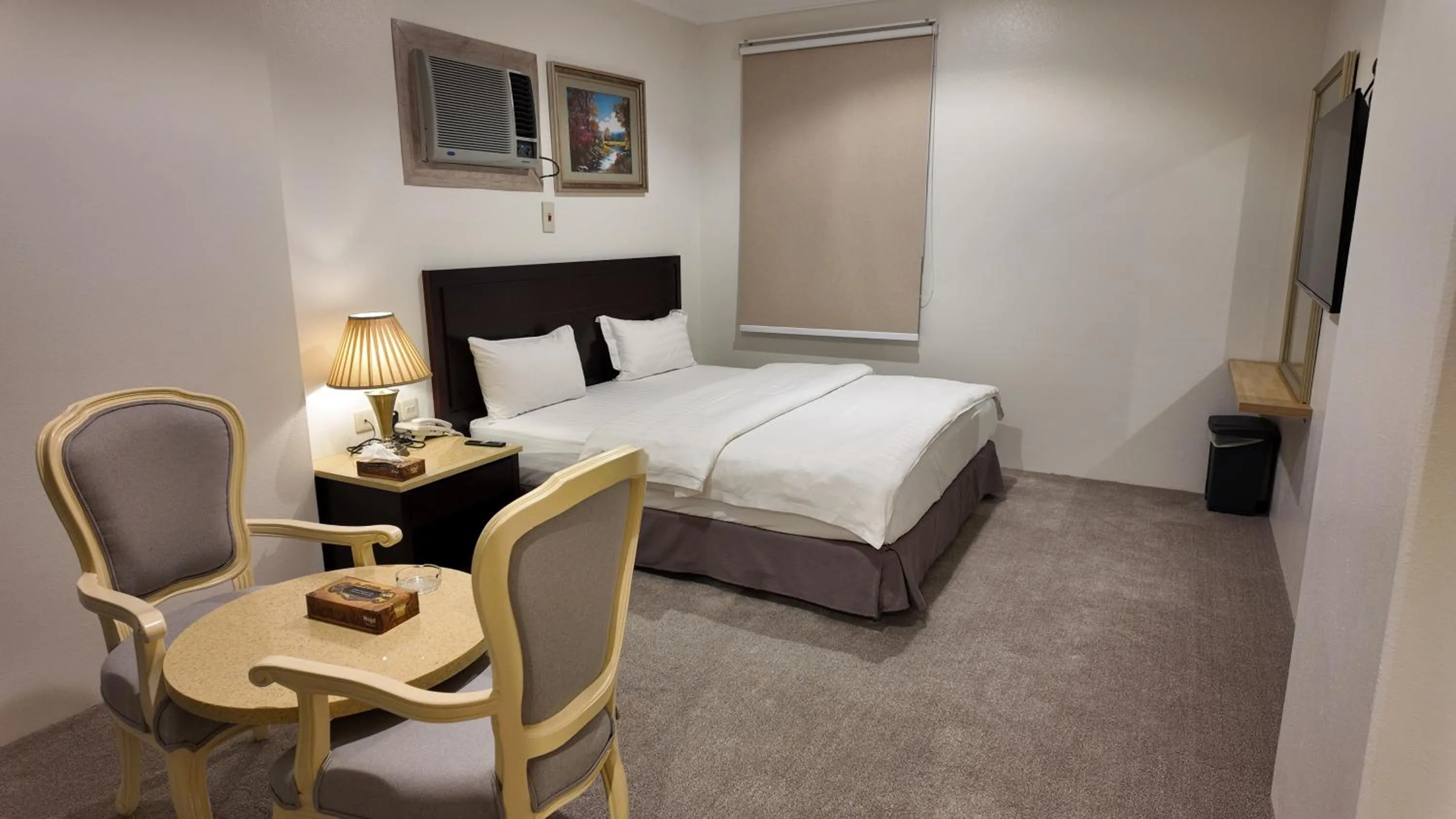 Bed in Al Furat Madayin Hotel