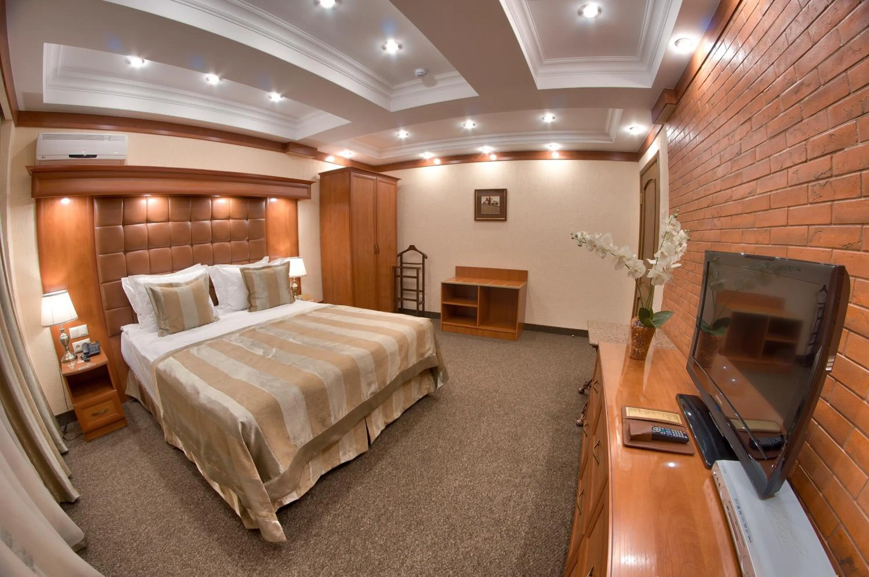 Bedroom, Bed in Hotel Uyut Almaty