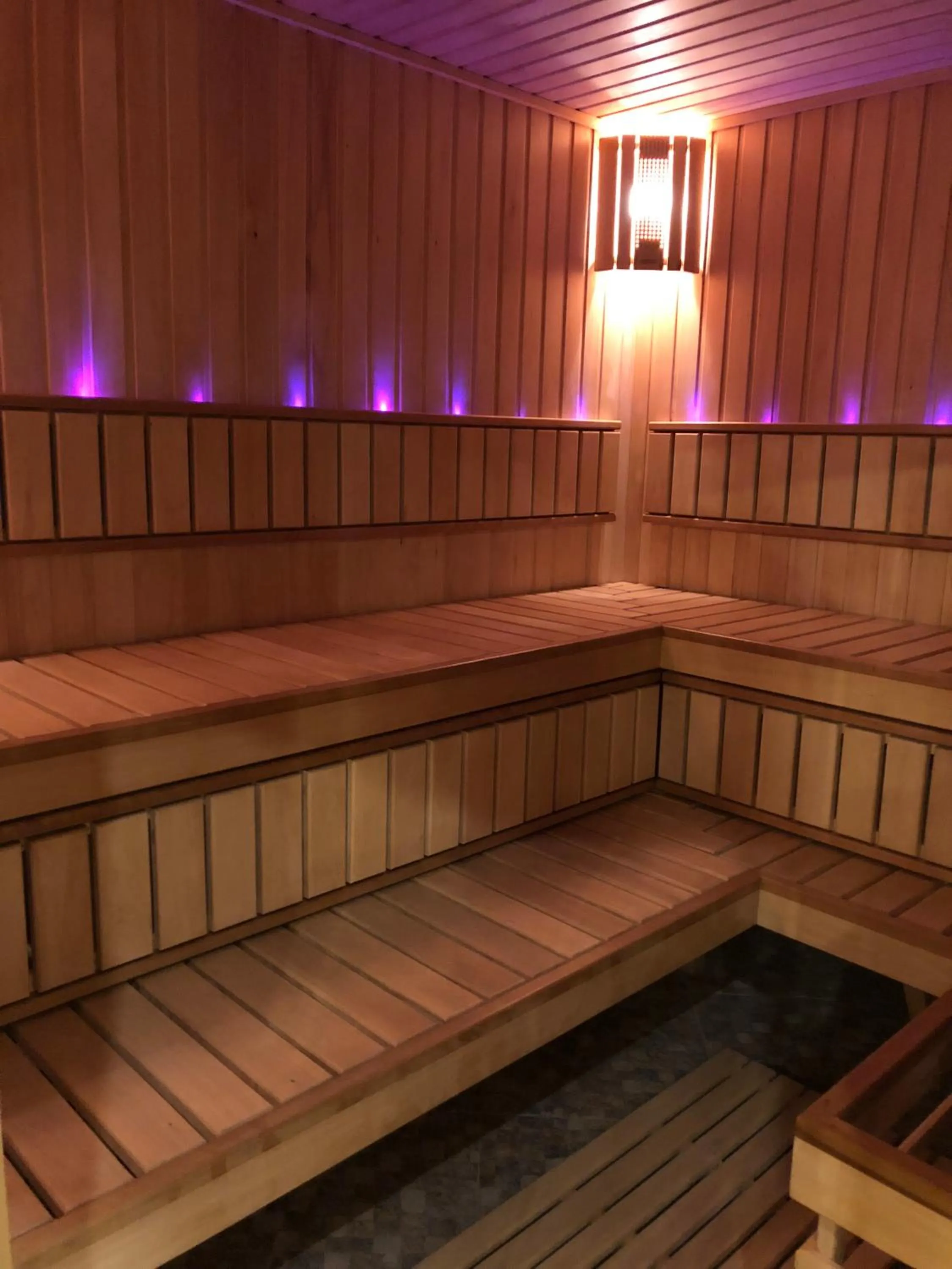 Fitness centre/facilities in Hotel Uyut Almaty