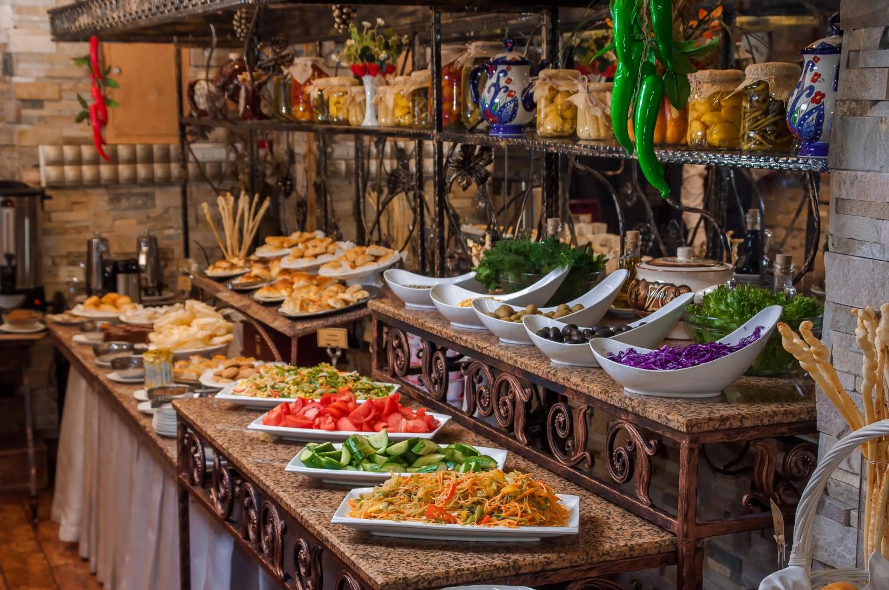 Restaurant/places to eat in Hotel Uyut Almaty