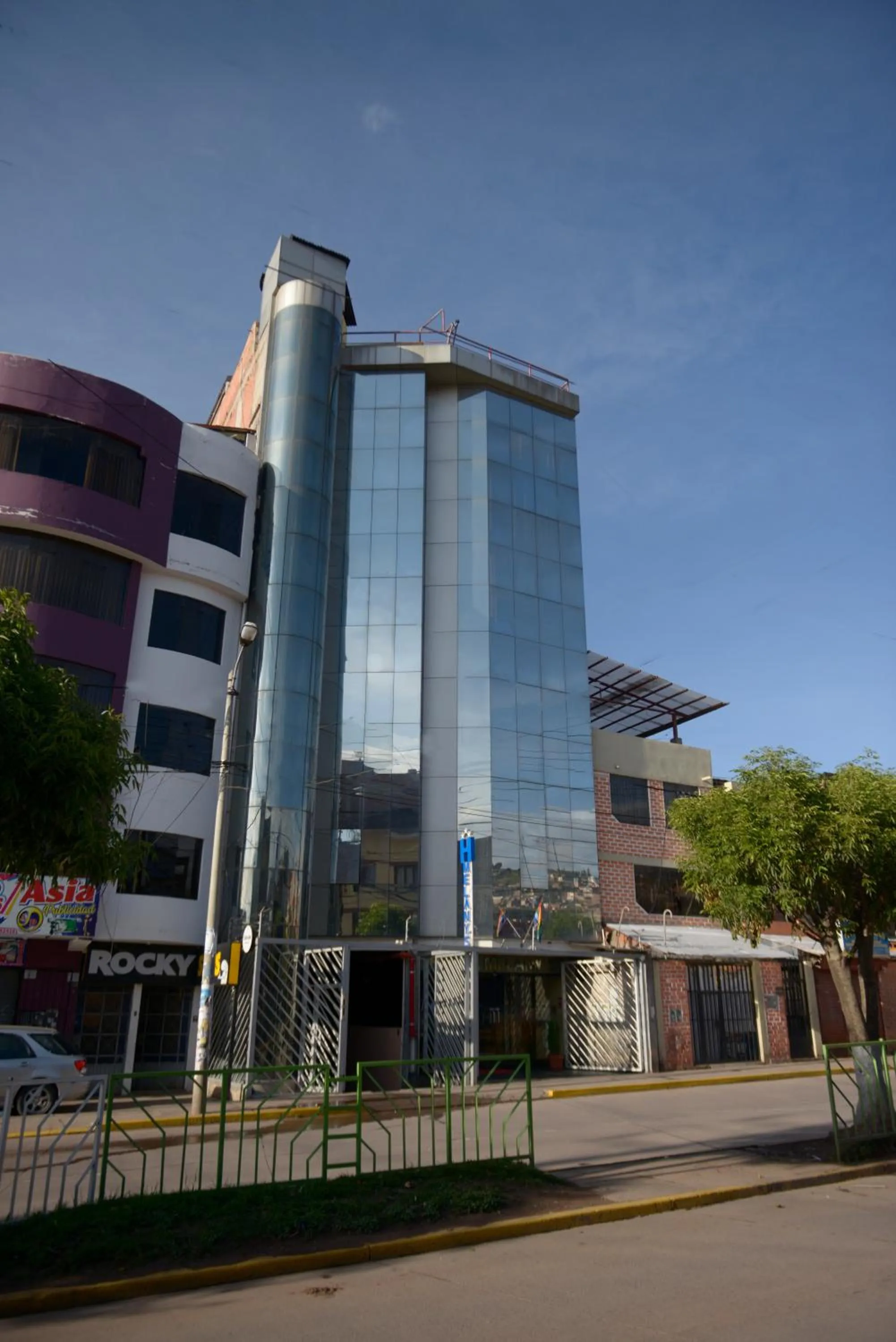 Property building in Hotel Melanys