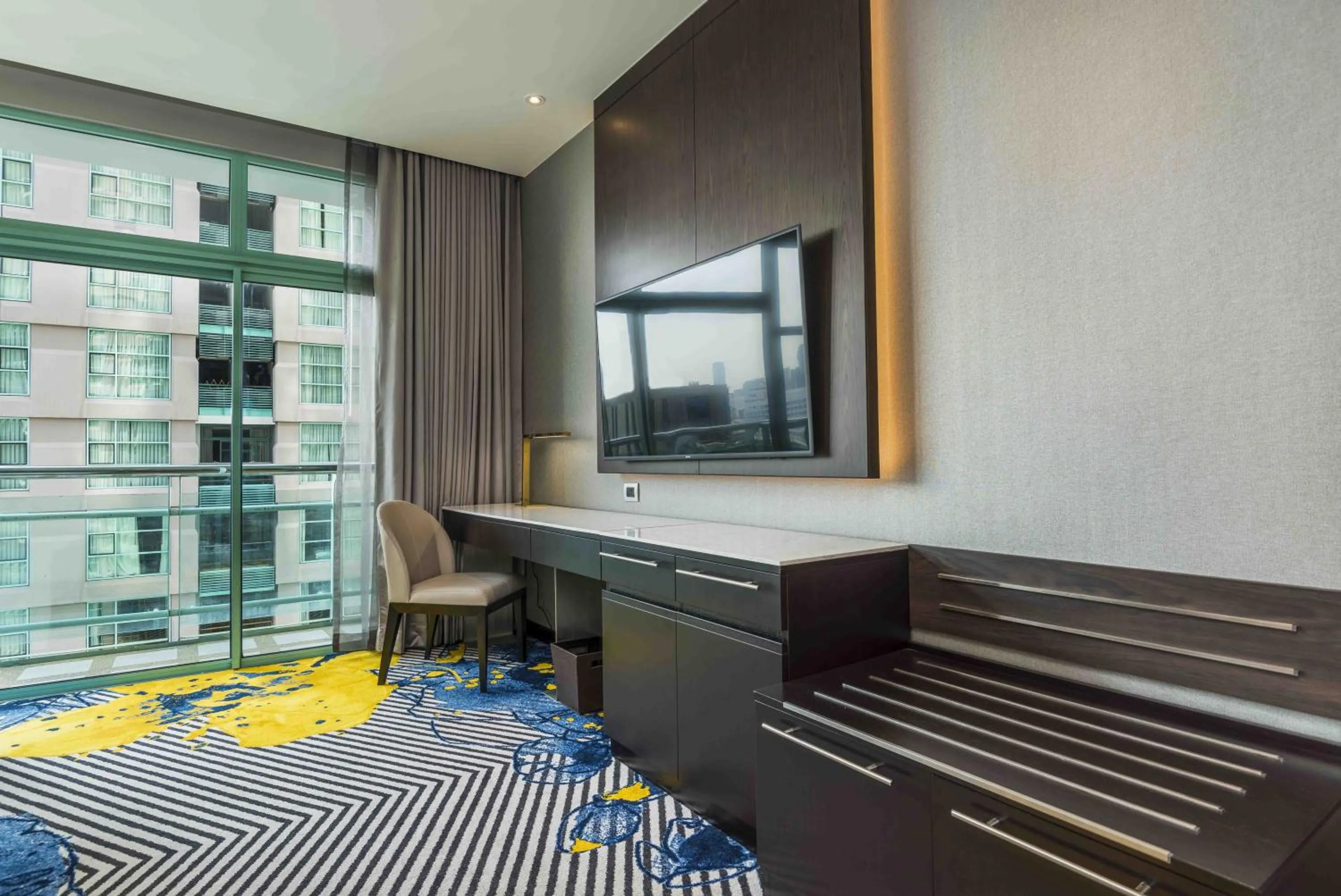 TV and multimedia in Chatrium Hotel Riverside Bangkok