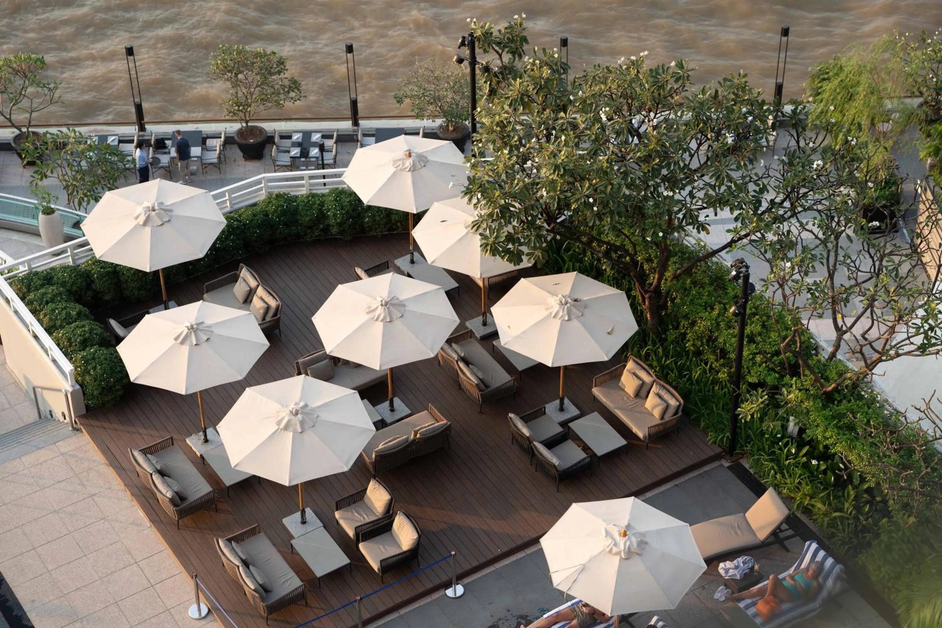 Swimming pool in Chatrium Hotel Riverside Bangkok