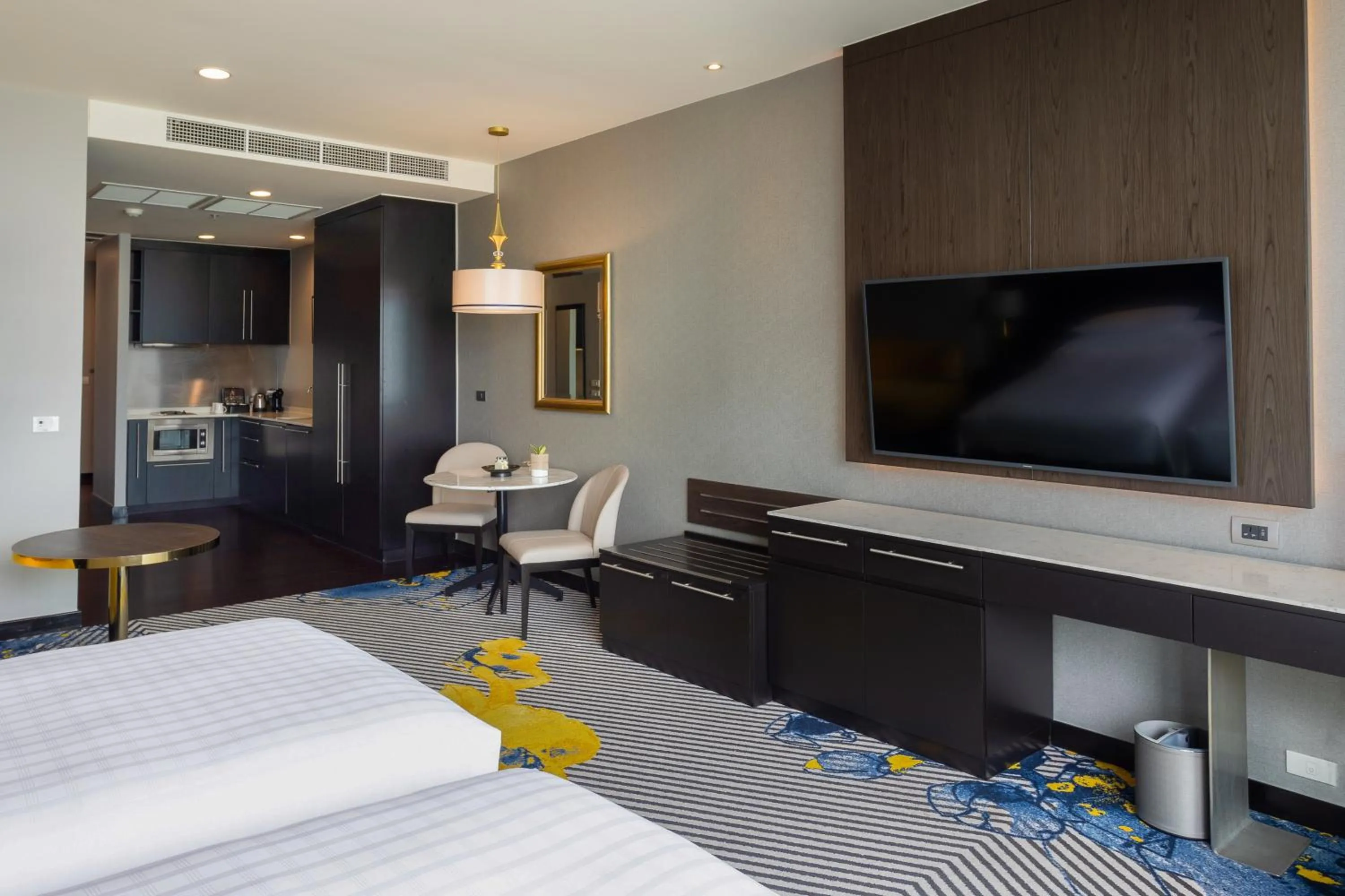 TV and multimedia, Bed in Chatrium Hotel Riverside Bangkok