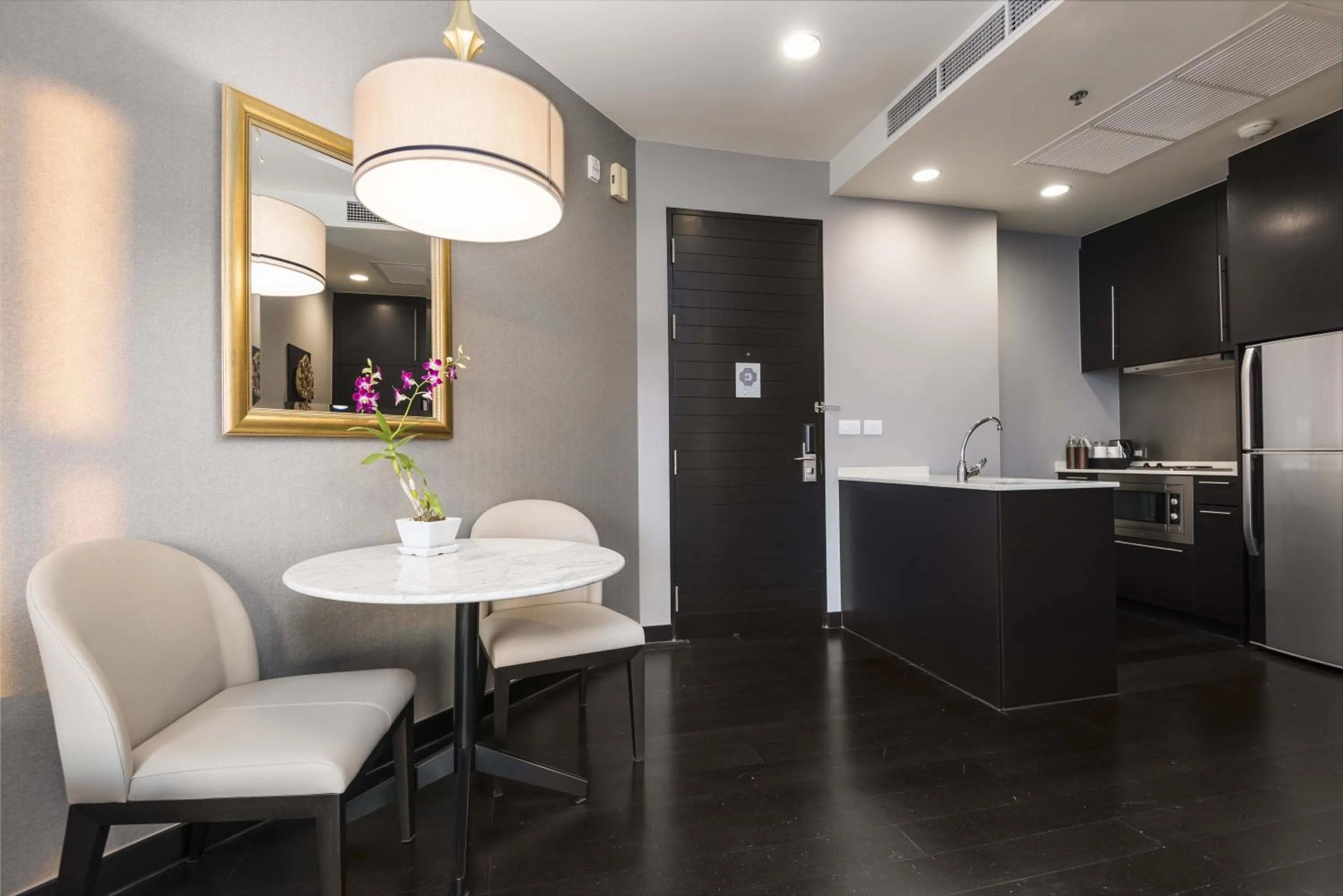 Dining area in Chatrium Hotel Riverside Bangkok