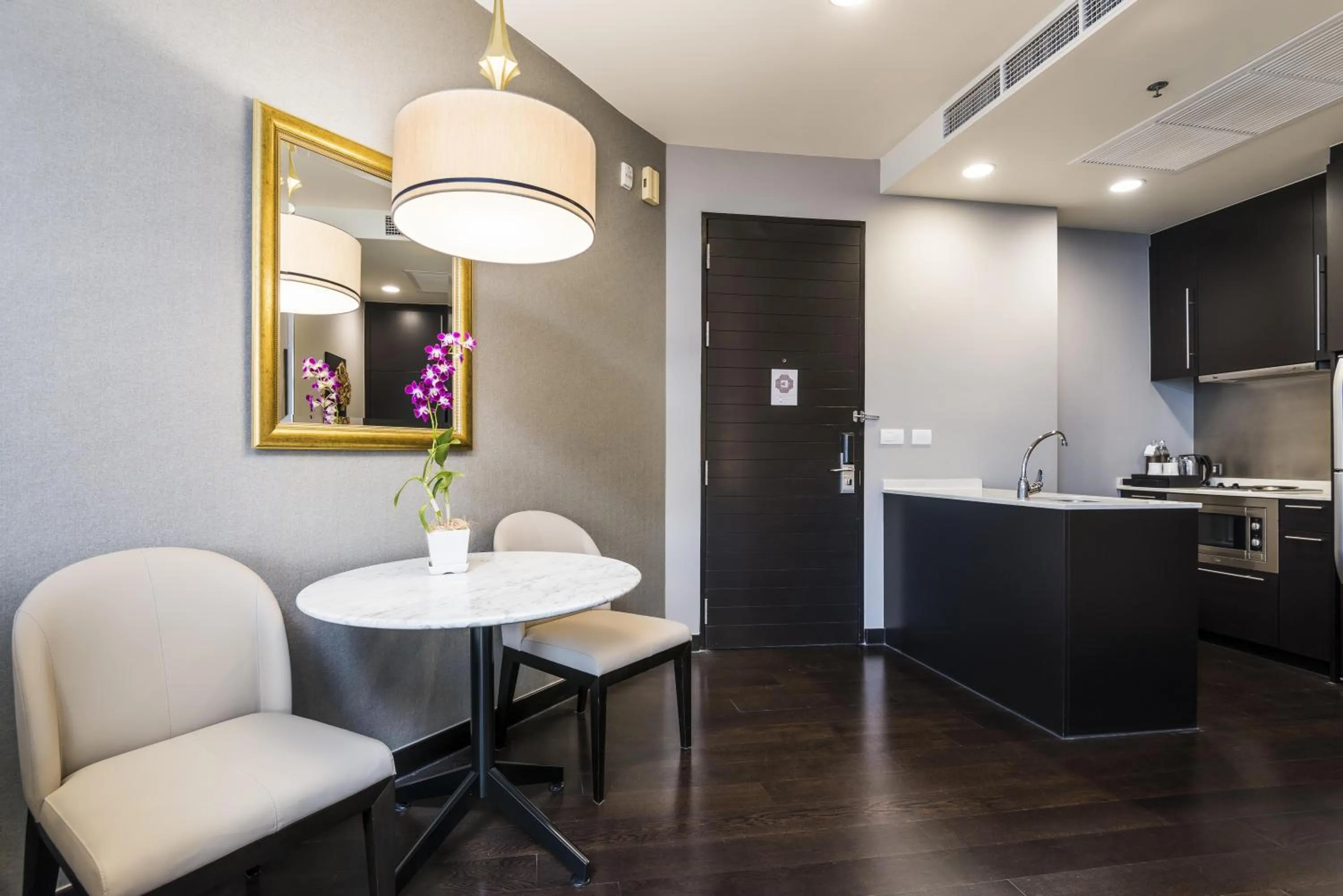 Dining area in Chatrium Hotel Riverside Bangkok