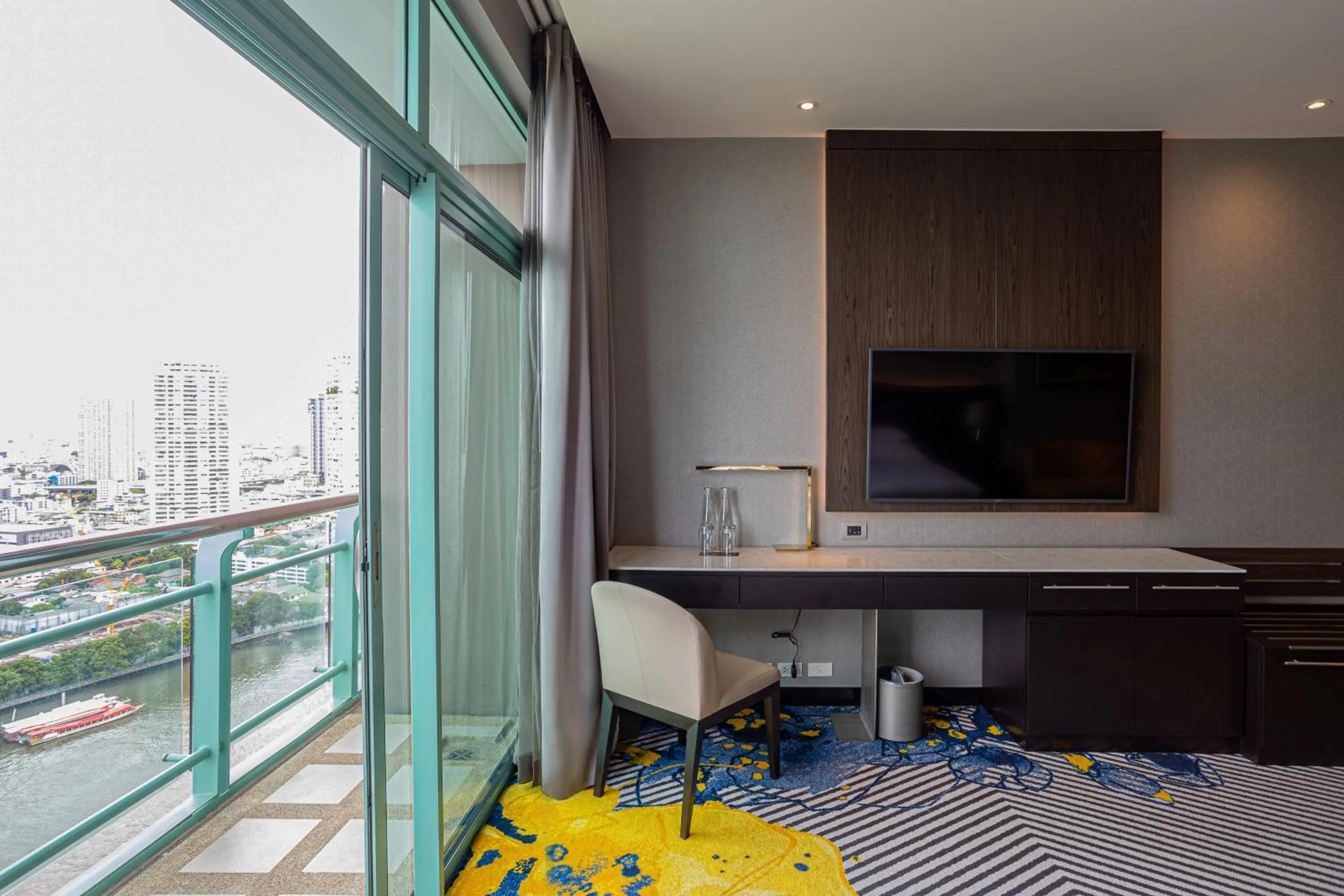 Seating area in Chatrium Hotel Riverside Bangkok