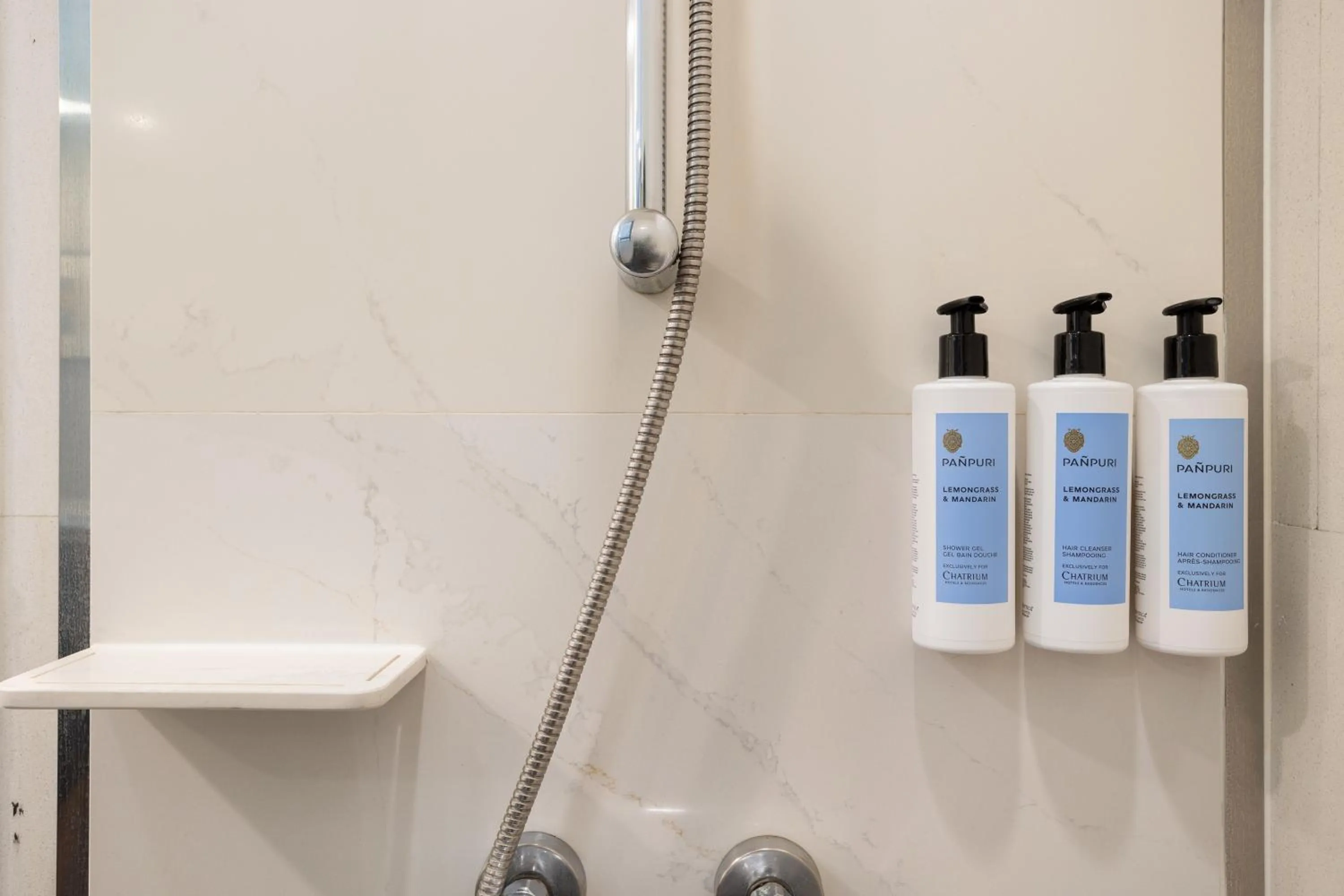 Shower in Chatrium Hotel Riverside Bangkok