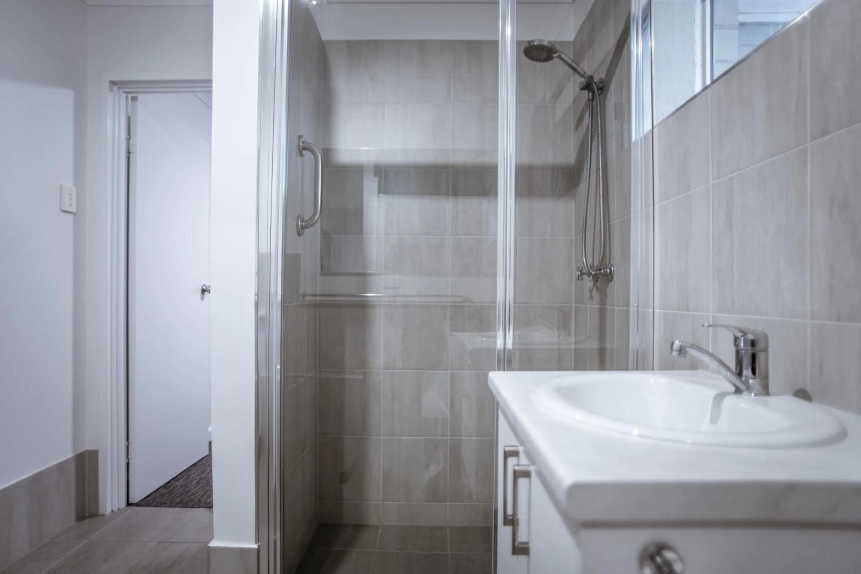 Shower in Archipelago Apartments Esperance