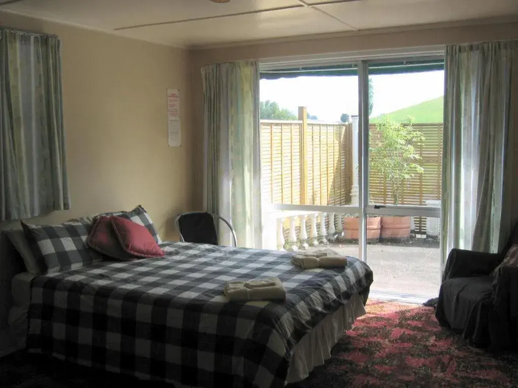 Family Room in Glow Worm Motel Family Room in Glow Worm Motel