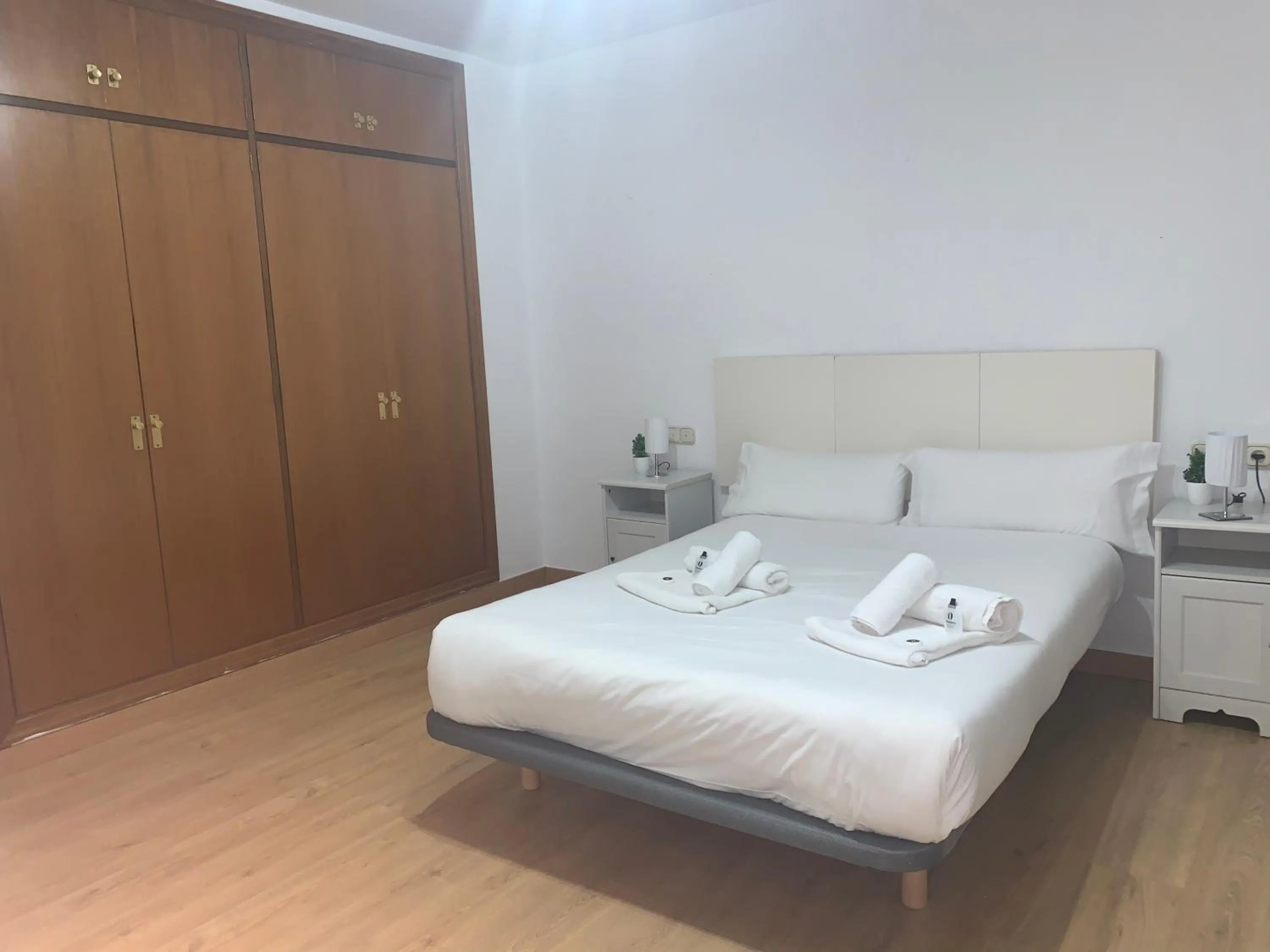 Bedroom, Bed in Zerka Centro