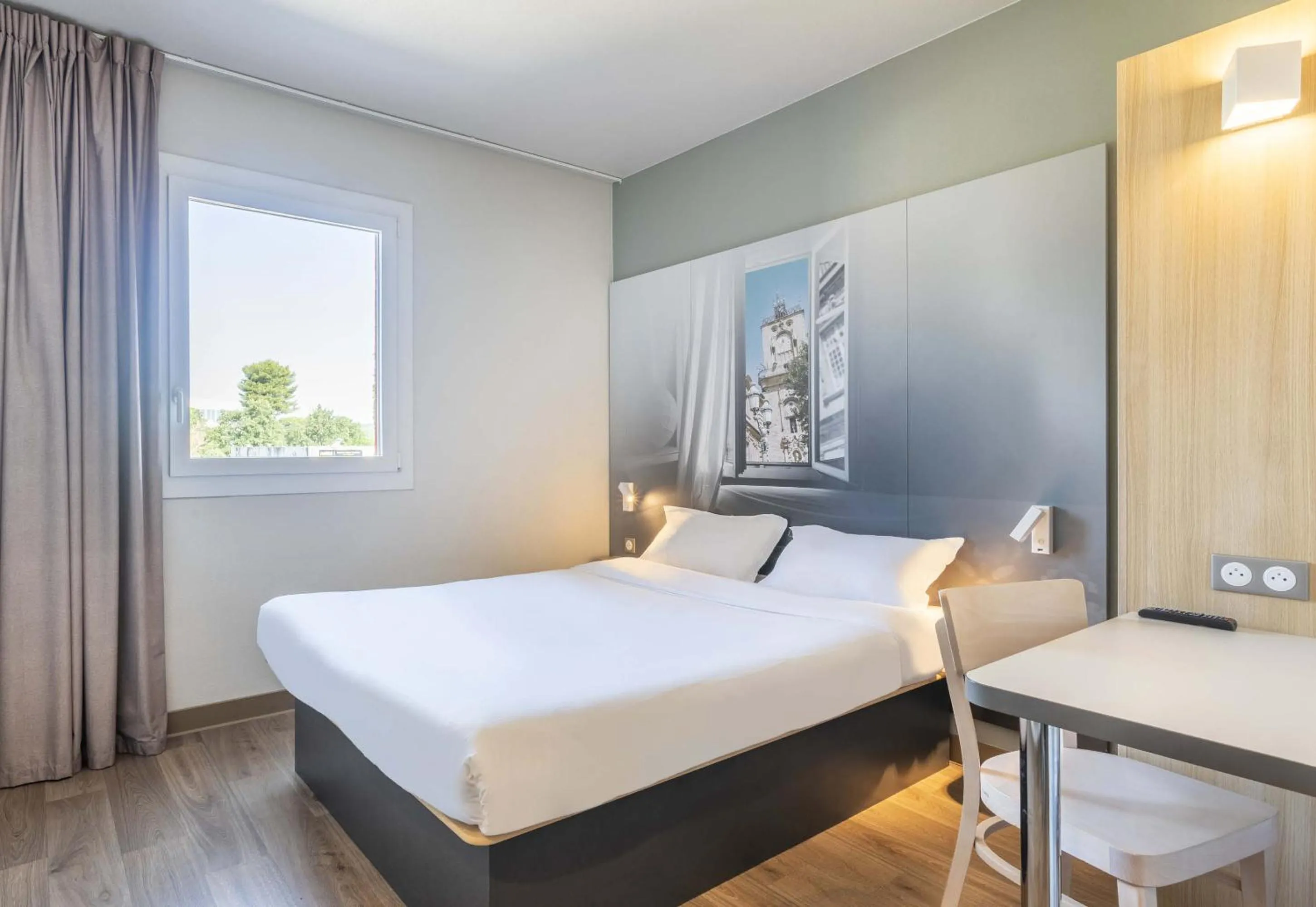 Bedroom, Bed in B&B HOTEL Aix en Provence Venelles