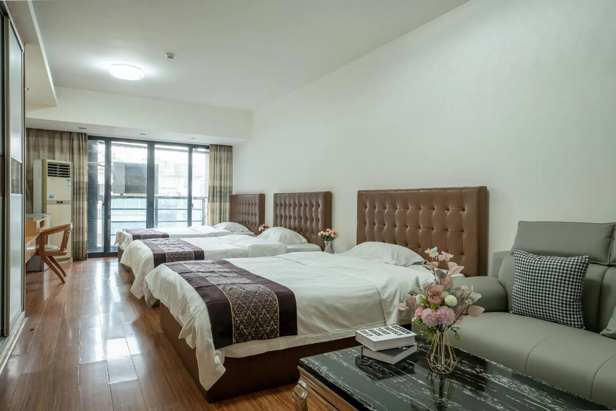 Bed in Mihua Times You Apartment