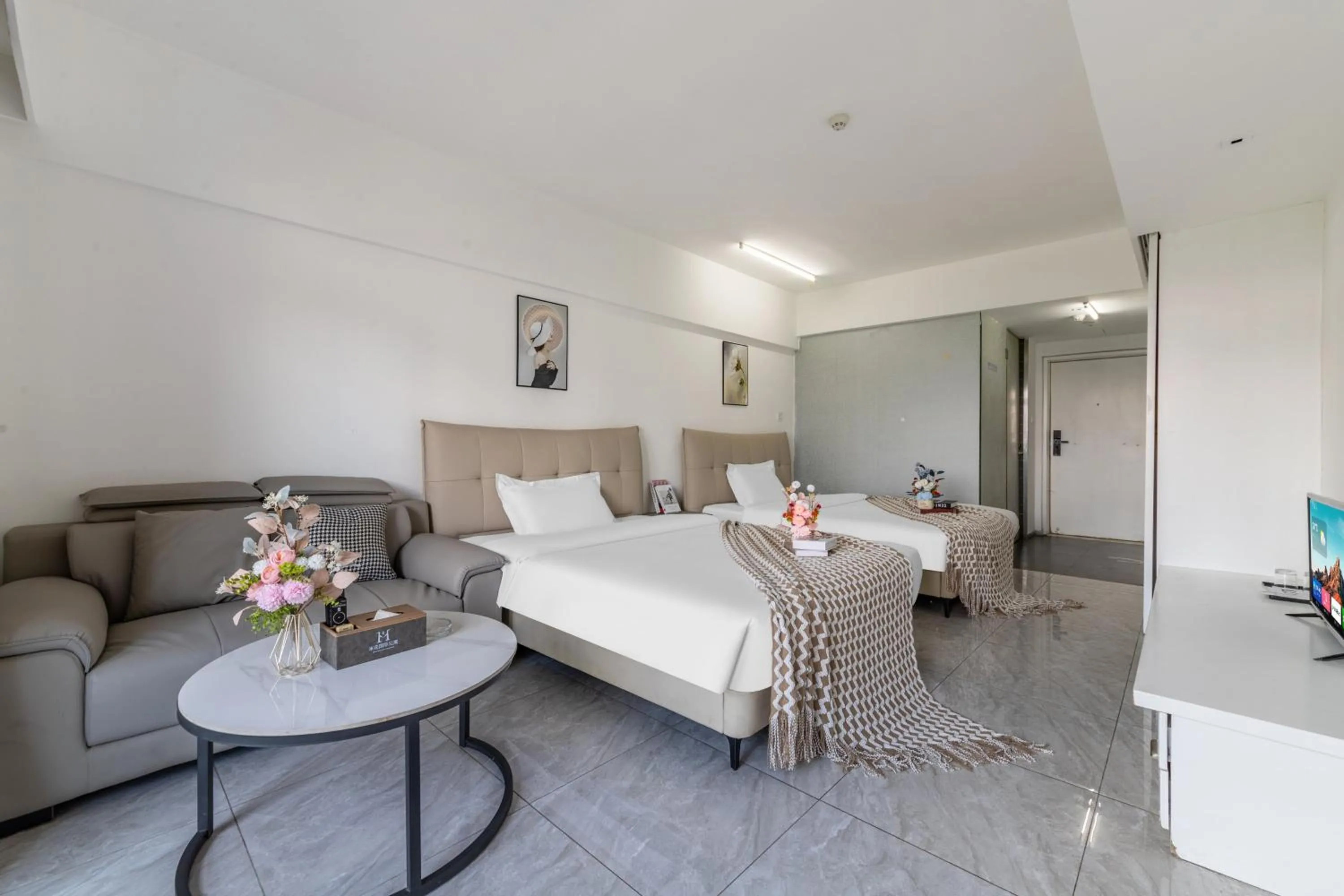 Bed in Mihua Times You Apartment