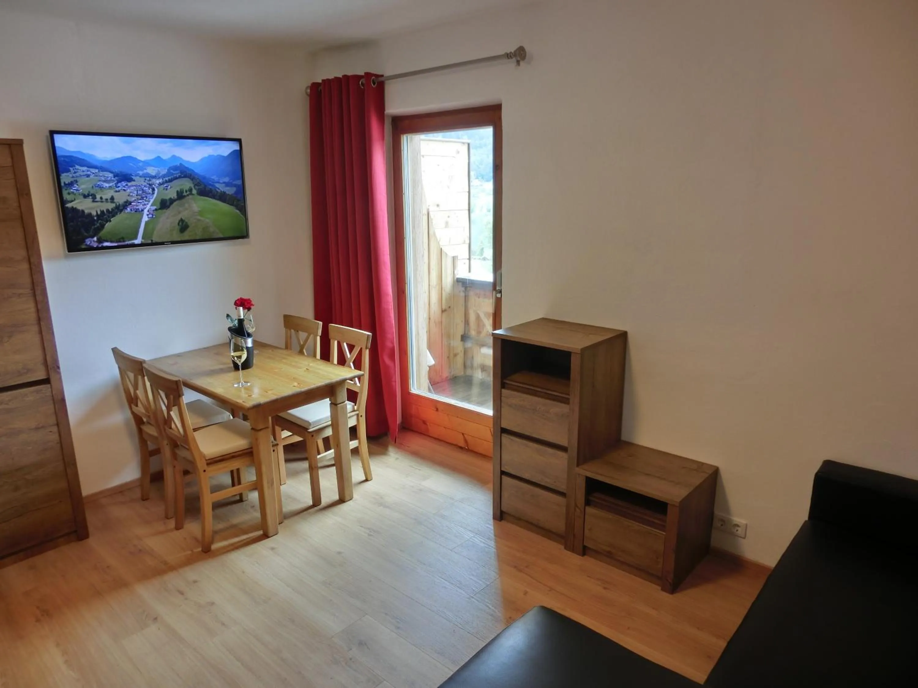 TV and multimedia in Aparthotel Buchauer-Tirol