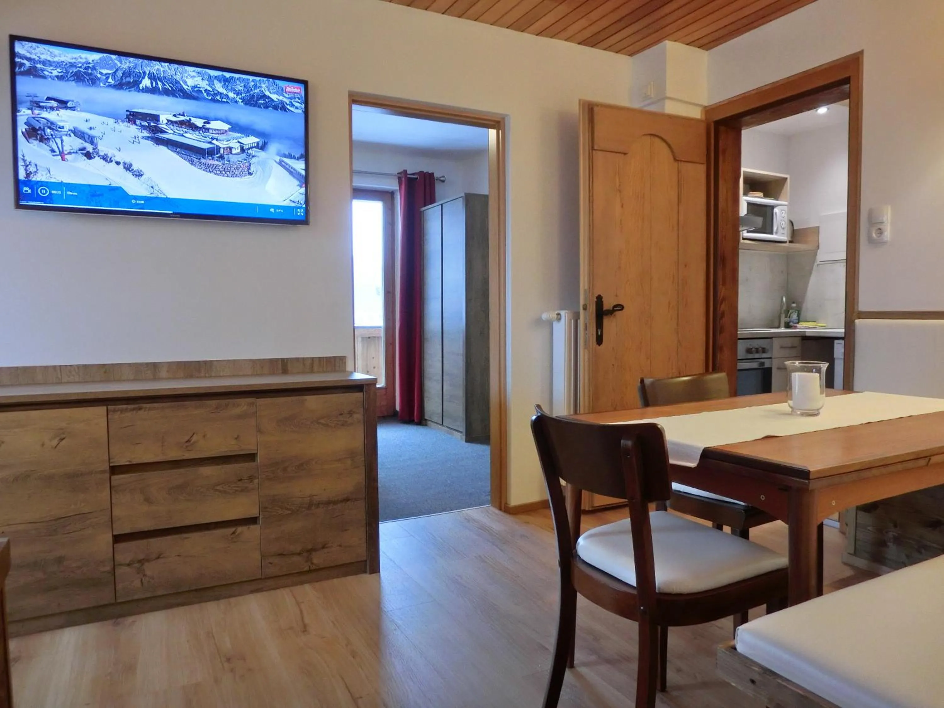 TV and multimedia in Aparthotel Buchauer-Tirol