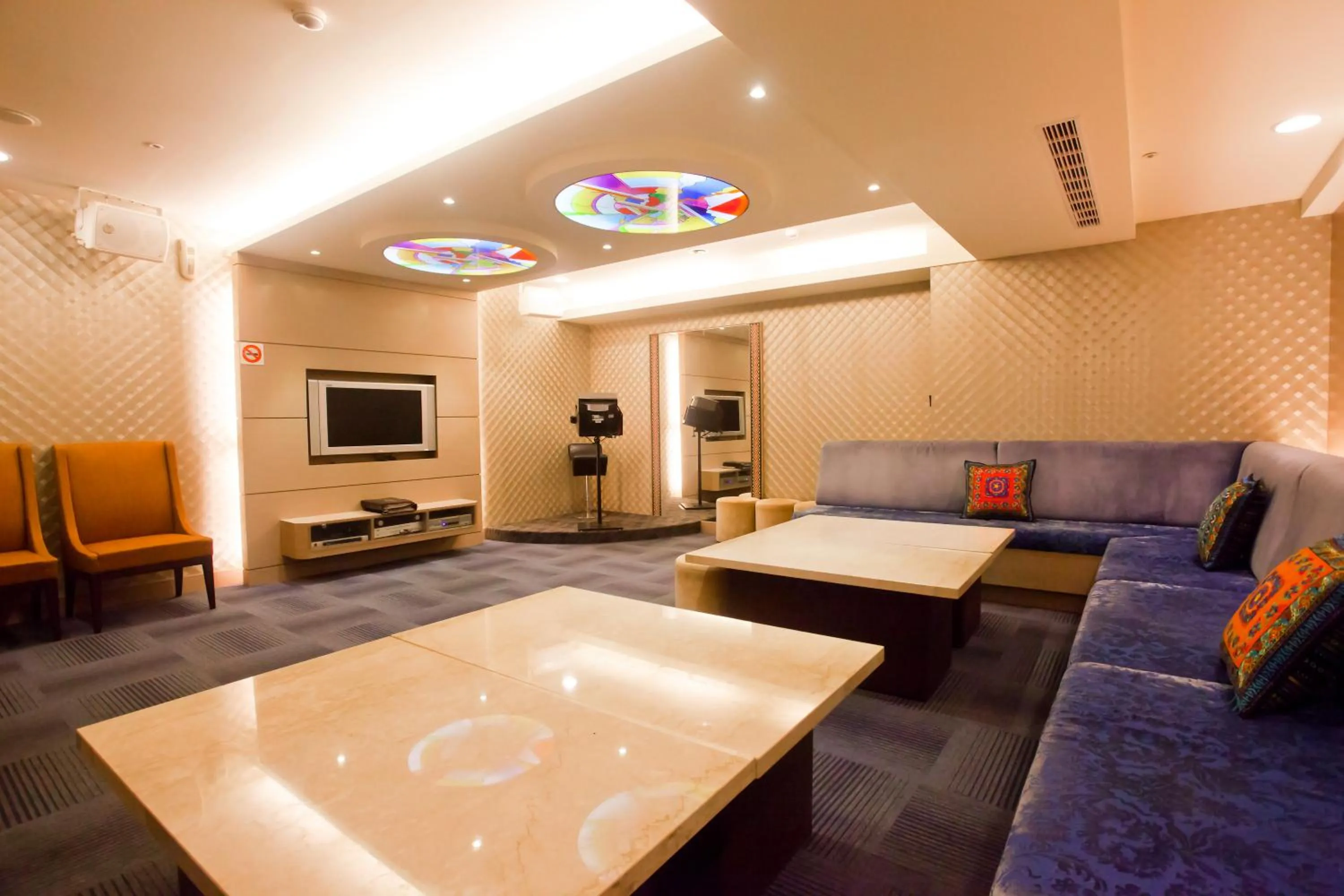 Karaoke in Sun Moon Lake Hotel