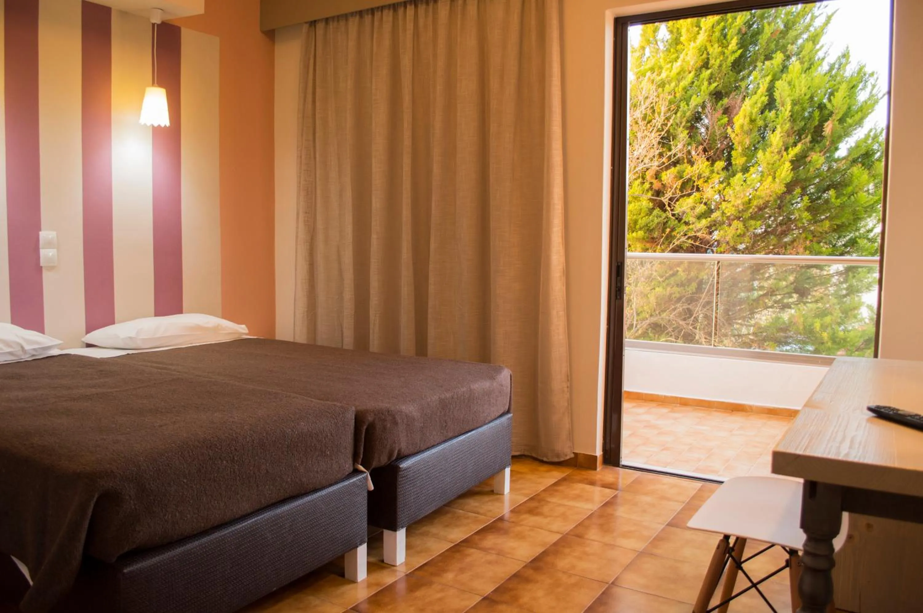 Balcony/Terrace, Bed in Nireas Hotel