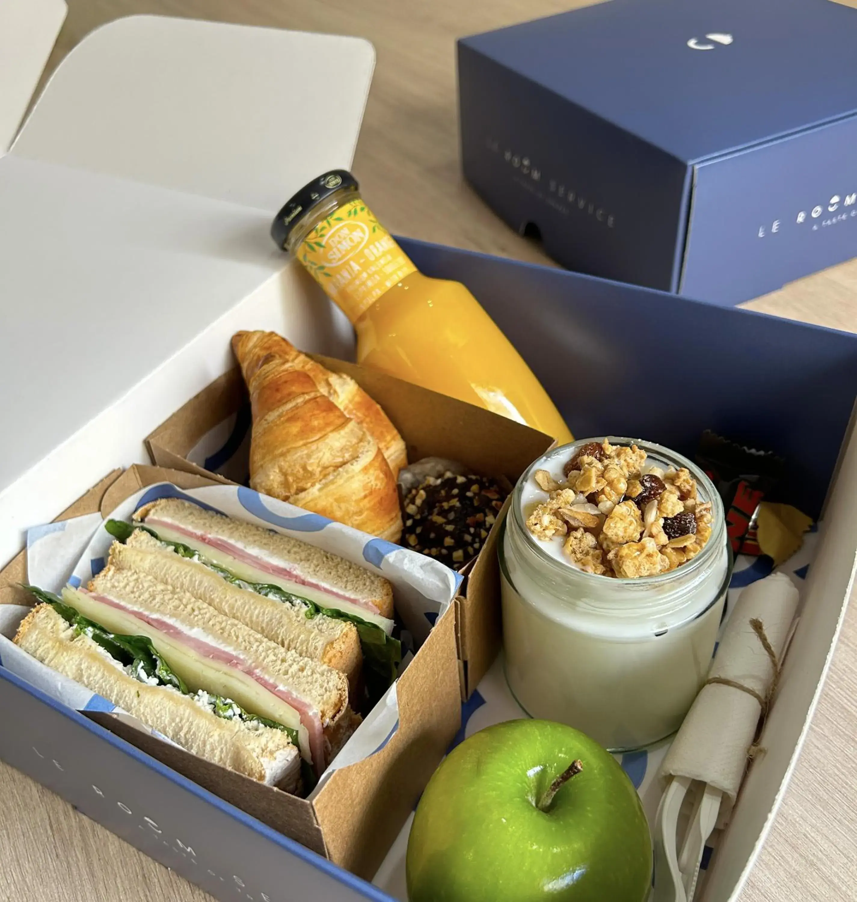 Breakfast in Gran Central Suites Breakfast in Gran Central Suites