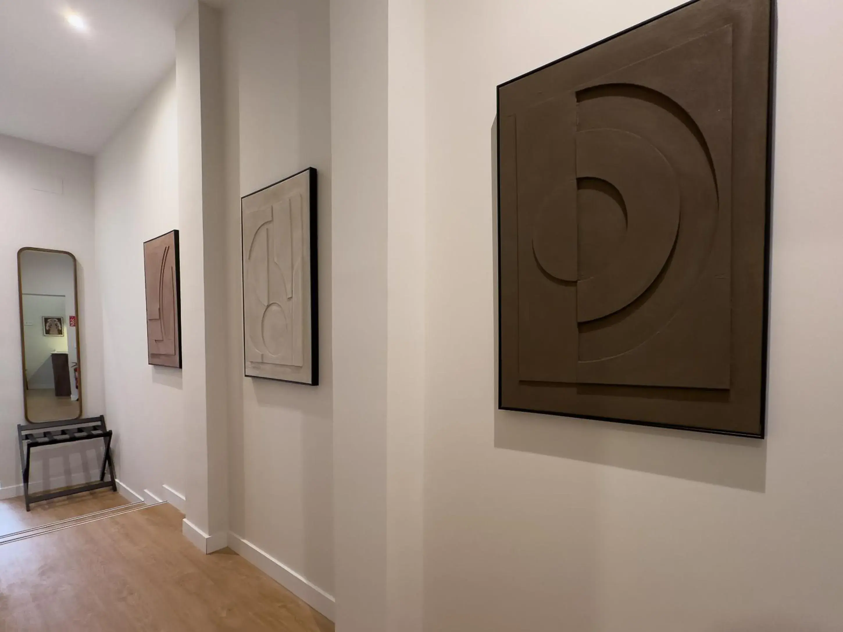 Decorative detail in Gran Central Suites Decorative detail in Gran Central Suites