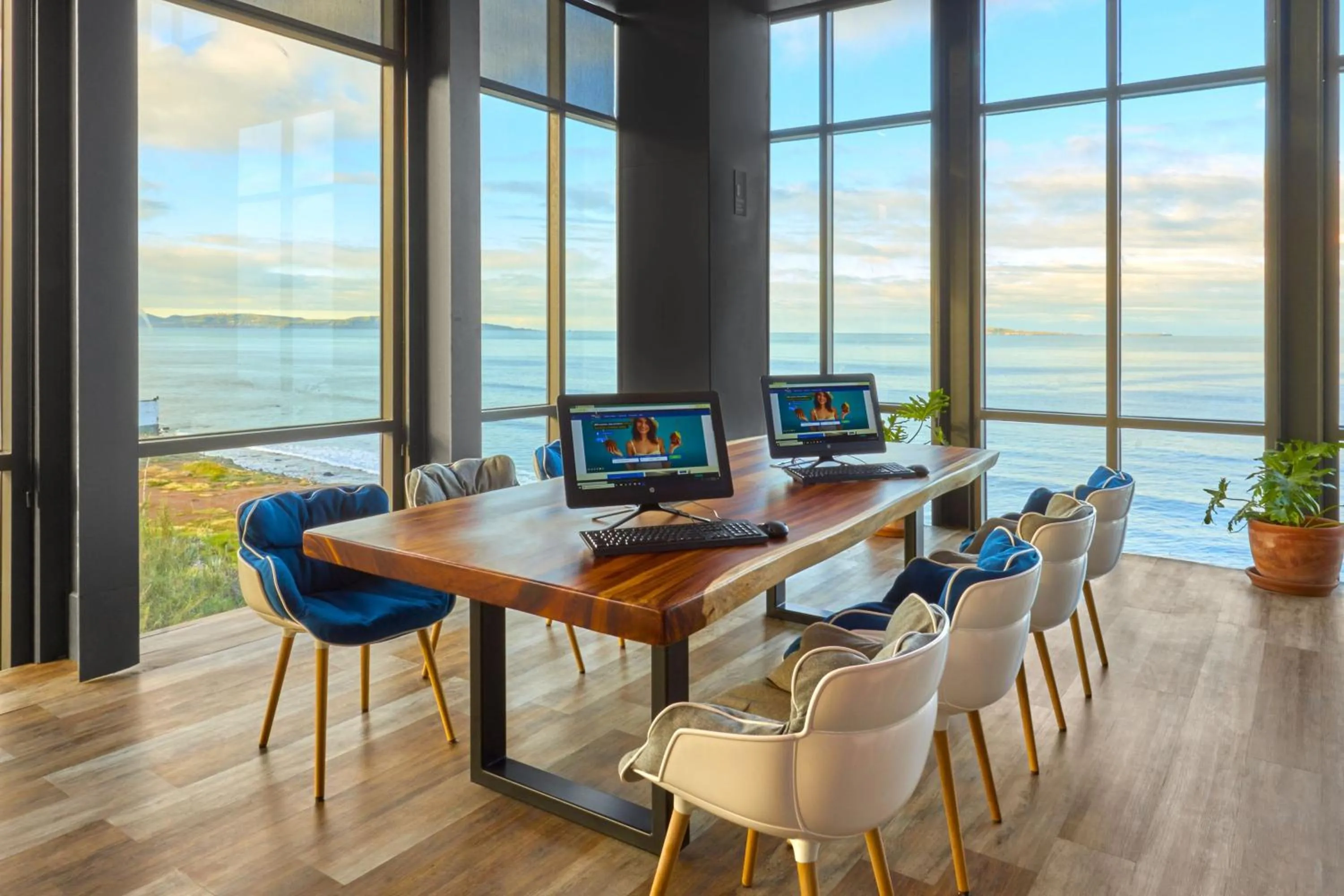 Business facilities in City Express Plus by Marriott Ensenada