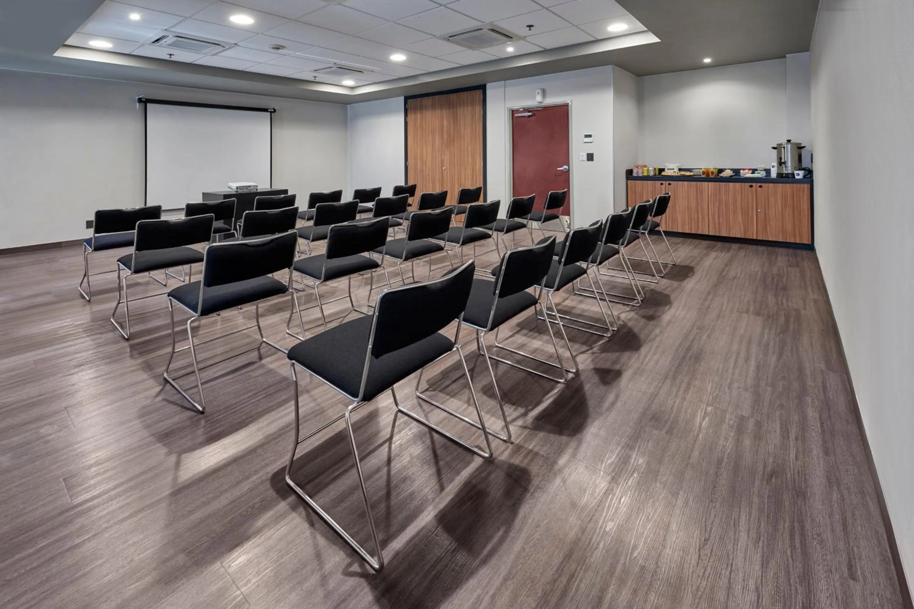 Meeting/conference room in City Express by Marriott Ensenada