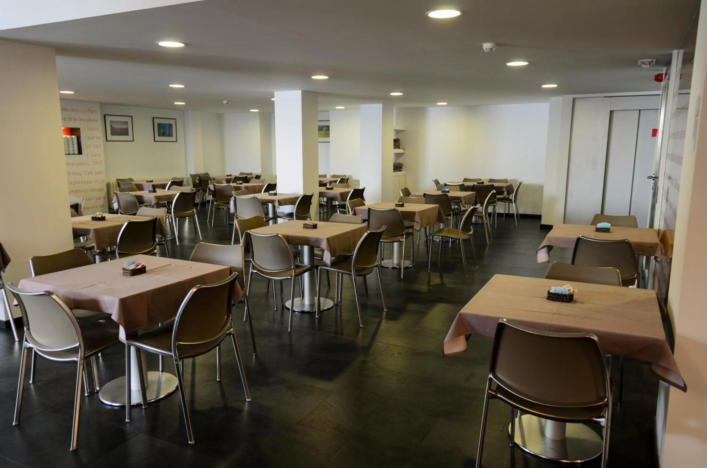 Restaurant/places to eat in Les Closes